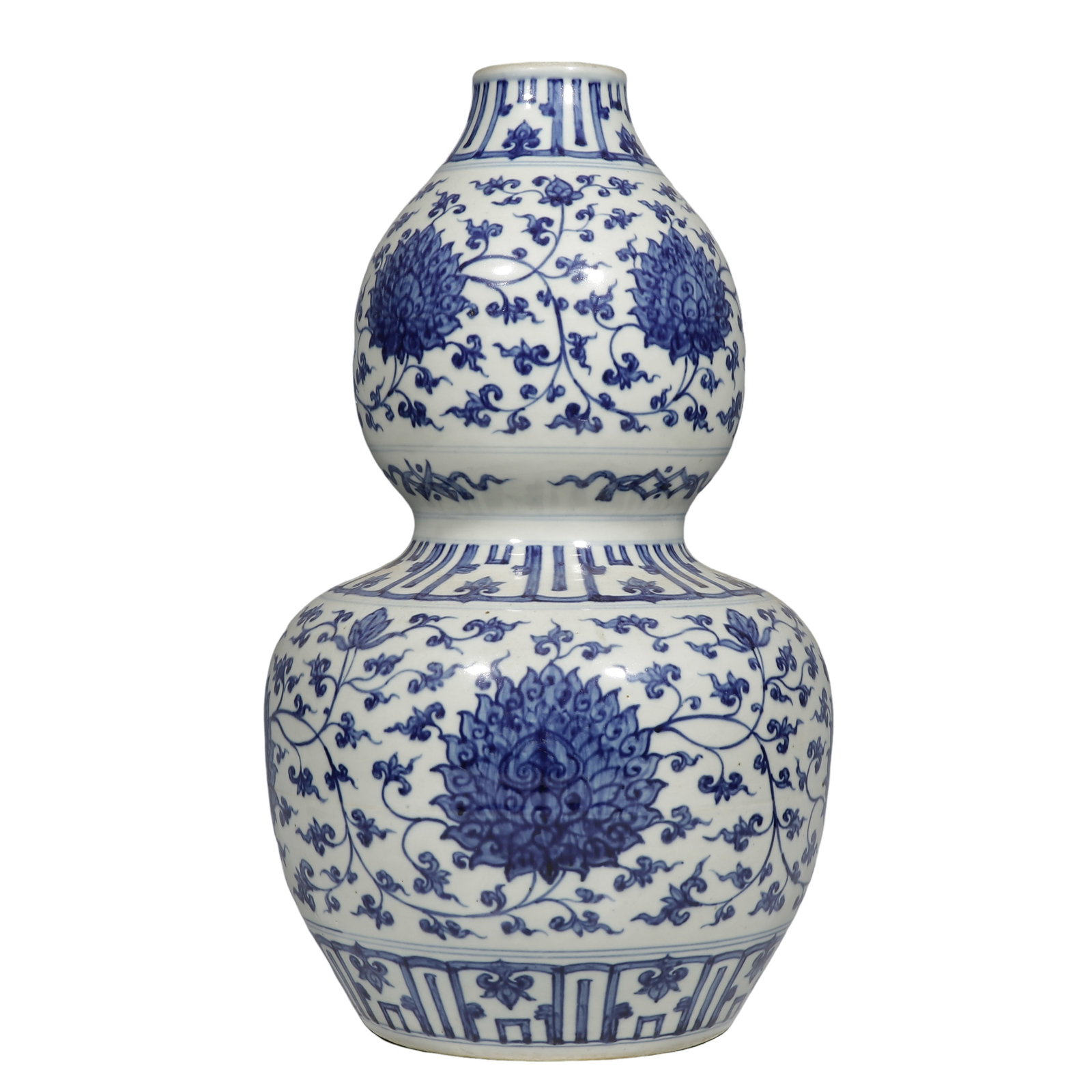 Ming Wanli Blue?and?White Gourd Vase with Interlocking Lotus Scrolls (1 of 6)