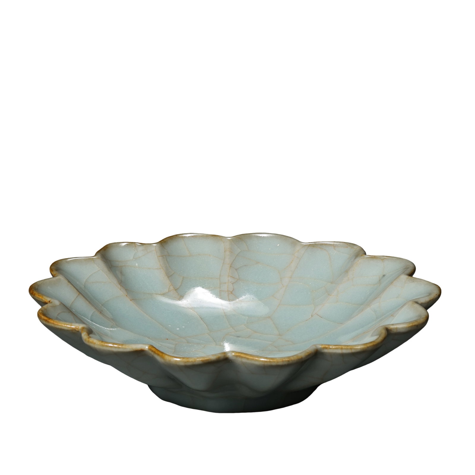 Southern Song Dynasty Guan Kiln Sky-Celadon Glazed Chrysanthemum Floral Brush Washer (12th?13th: Dimensions?Mouth diameter 15.5cm (6.10 in), 12th?13th Century A.D.Condition & Provenance?The washer is fully intact without cracks, chips, glaze peeling or modern restoration. The all-over crackle is 