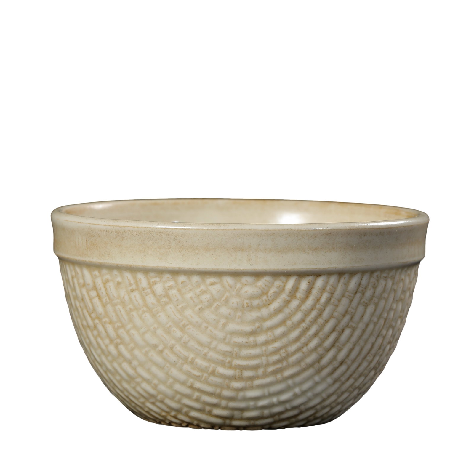 Song?Ding?Yao White?Glazed Mould?Impressed Woven?Texture Scholar?Studio: Dimensions:Mouth diameter 8.1cm(3.19in),overall height 4.5cm(1.77in),10th?13th Century CECondition & Provenance:The washer is fully intact without cracks,chips or modern restorations.It is covered in 