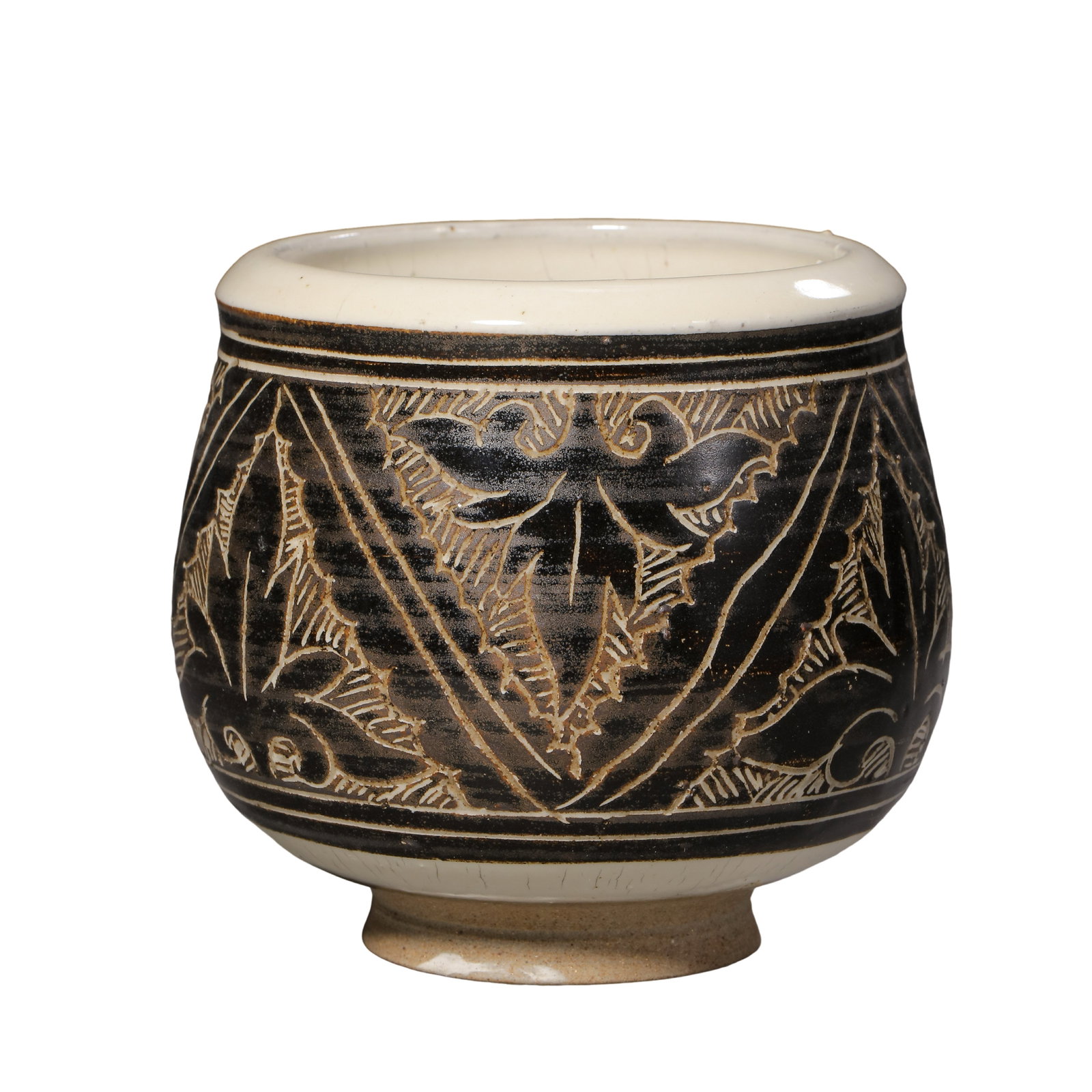 Song Cizhou Kiln Black-Ground White Incised Banana Leaf Pattern Bulbous Jar,10th-13th Century CE (1 of 8)