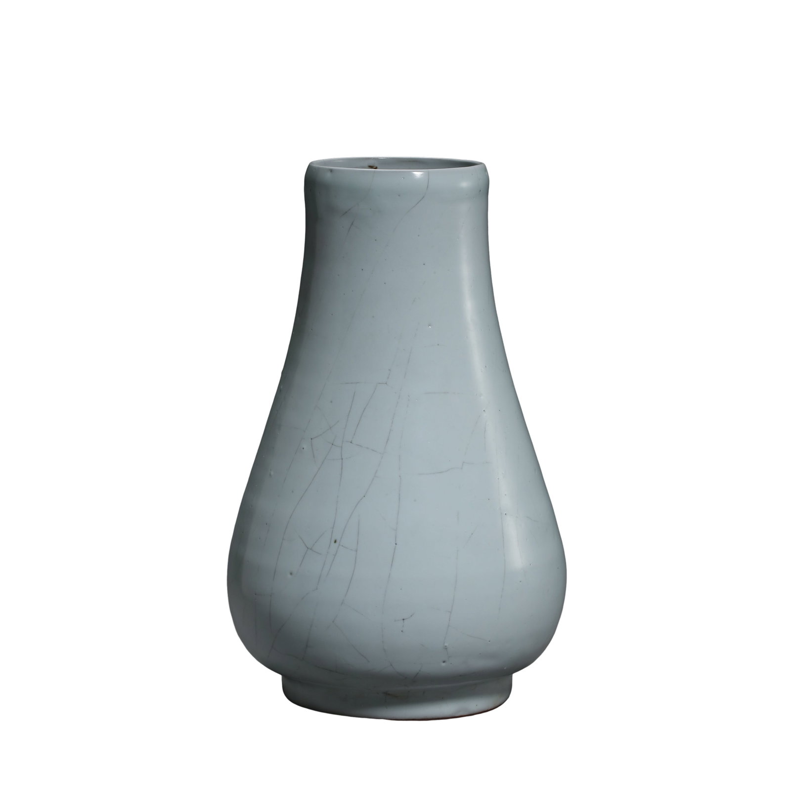 Qing Yongzheng?Qianlong Official?Type Glaze Water?Chestnut?Shaped Vase,18th Century CE: Dimensions:Height 23.5cm(9.25in),mouth diameter 8cm(3.15in),18th Century CECondition & Provenance:The vase is covered with natural antique crackle glaze across mouth,body and base without modern?day c