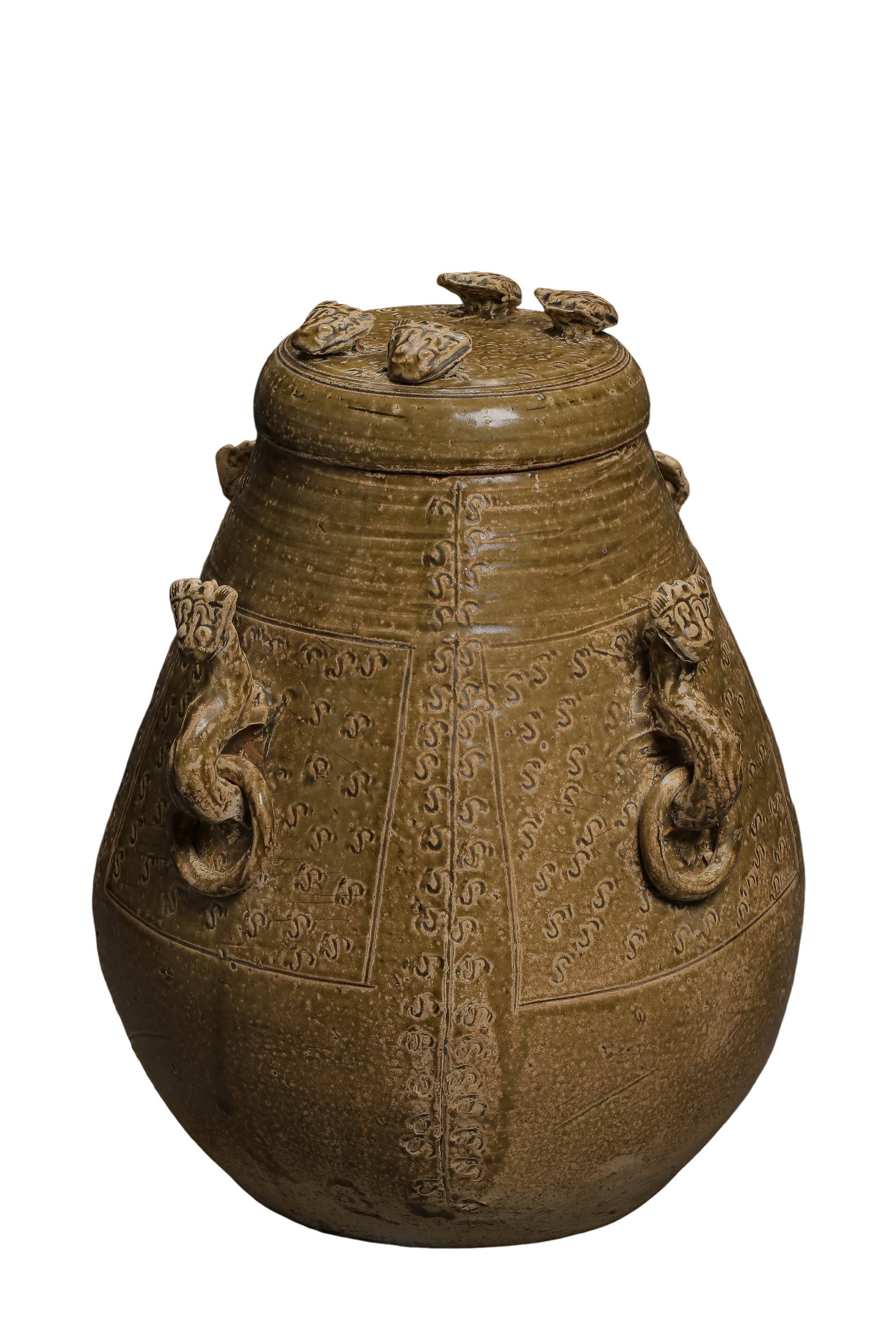 Northern?Southern?Dynasties Celadon?Glazed Jar with Animal?Form Loops and Frog?Knob: Height:31.5 cm,12.40 in;Width:18.5 cm,7.28 in,5th?6th century CE?This Northern?Southern?Dynasties celadon?glazed jar survives as a complete set with its original matching cover.Four animal?form loop h