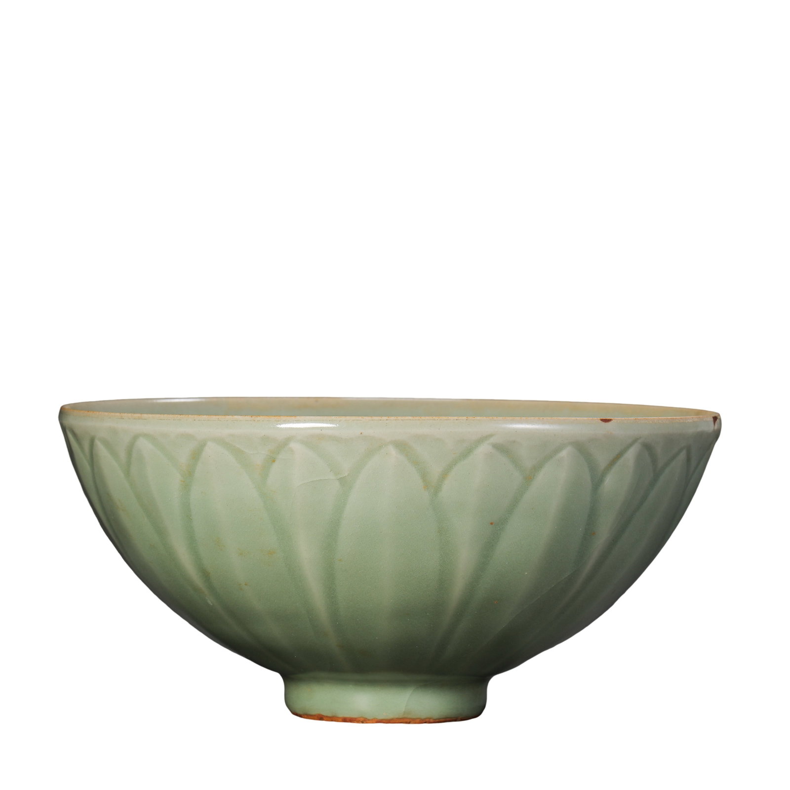 Yuan Longquan Kiln Pink?Celadon Carved Lotus?Petal Large Bowl,14th Century CE: Dimensions:Mouth diameter 20.2cm(7.95in),height 9.7cm(3.82in),14th Century CECondition & Provenance:The bowl bears natural ancient glaze crackles without post?manufacturing cracks,chips or modern rest