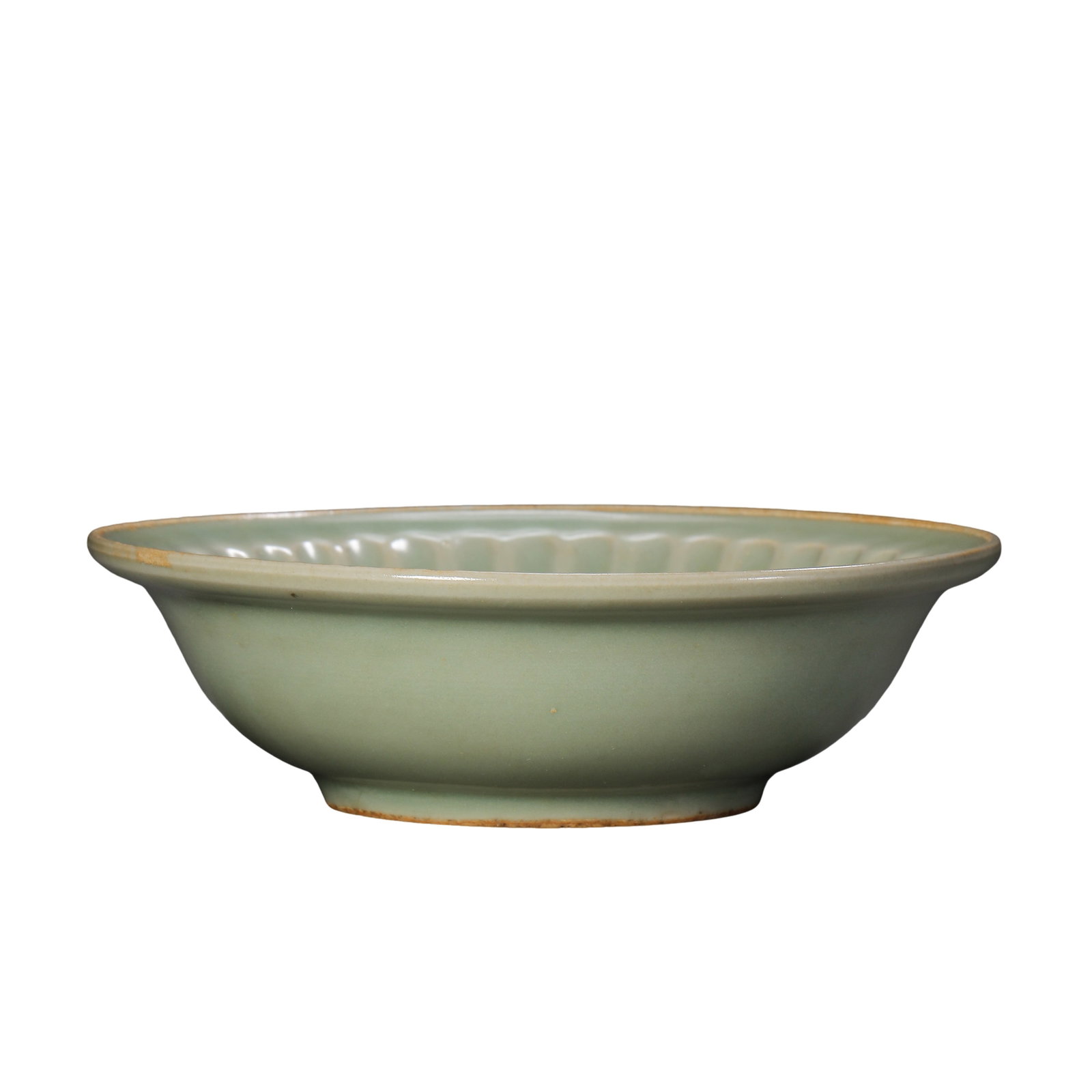 Yuan Longquan Kiln Pink Celadon Chrysanthemum Petal Foliated Washer,14th Century CE: Dimensions:Mouth Diameter 17cm(6.69in),Height 5cm(1.97in),14th Century CE?Condition & Provenance:The entire washer is intact without cracks,chips or restorations.The full pink celadon glaze remains th