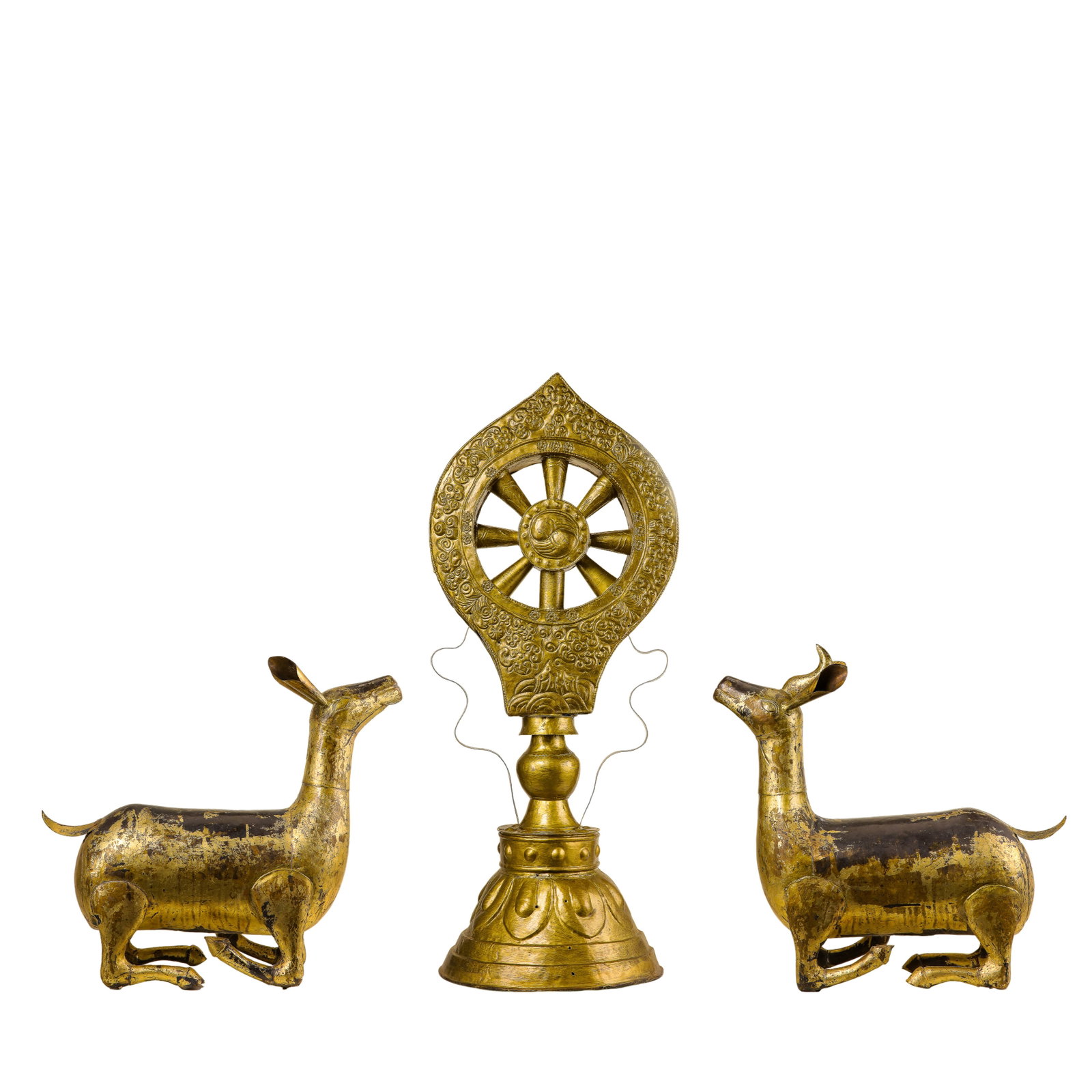 Qing Dynasty Gilt Copper Set of Twin Deer & Dharma Wheel Buddhist Ritual Sculpture,18th–19th: Dimensions:Central Dharma Wheel overall height 115cm(45.28in),main wheel width 48cm(18.90in);single kneeling deer height 60cm(23.62in),length 70cm(27.56in);total weight 19000g(41.89lbs),18th–19th Ce