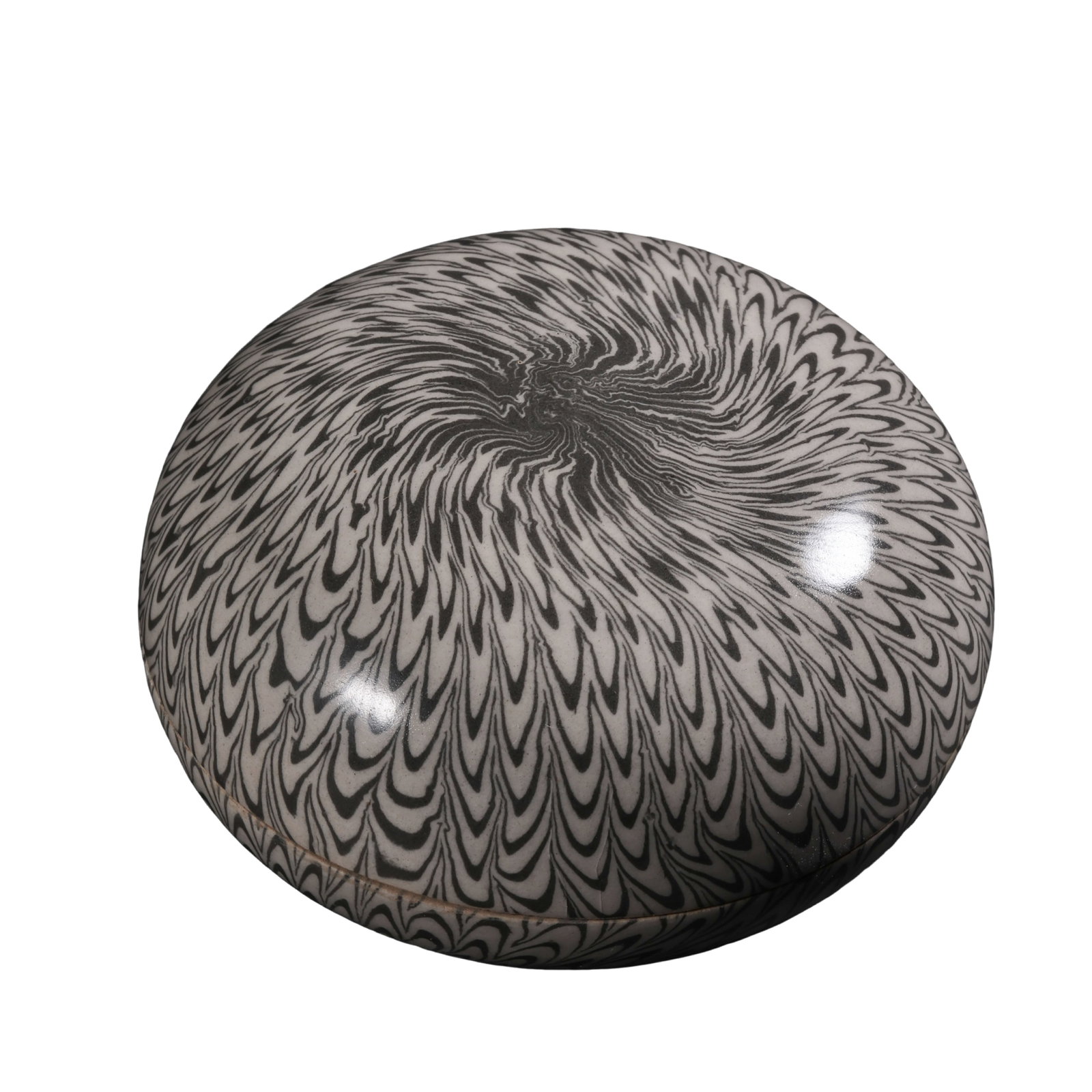 Song Dynasty Marbled?Clay Feather?Pattern Swirl Lidded Cosmetic Box,10?13th Century CE: Dimensions:Mouth Diameter 7.5cm(2.95in),Overall Height 4.5cm(1.77in),10?13th Century CECondition & Provenance:The base and lid are original matching set,free of cracks,restoration or later over?painti