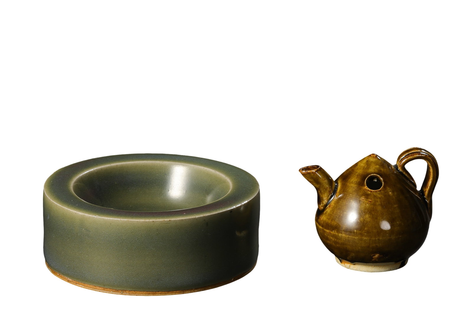 Song Dynasty Green?Glaze Scholarâ€™s Water Washer And Peach?Shaped Water Dropper Set,10th?13th (1 of 12)