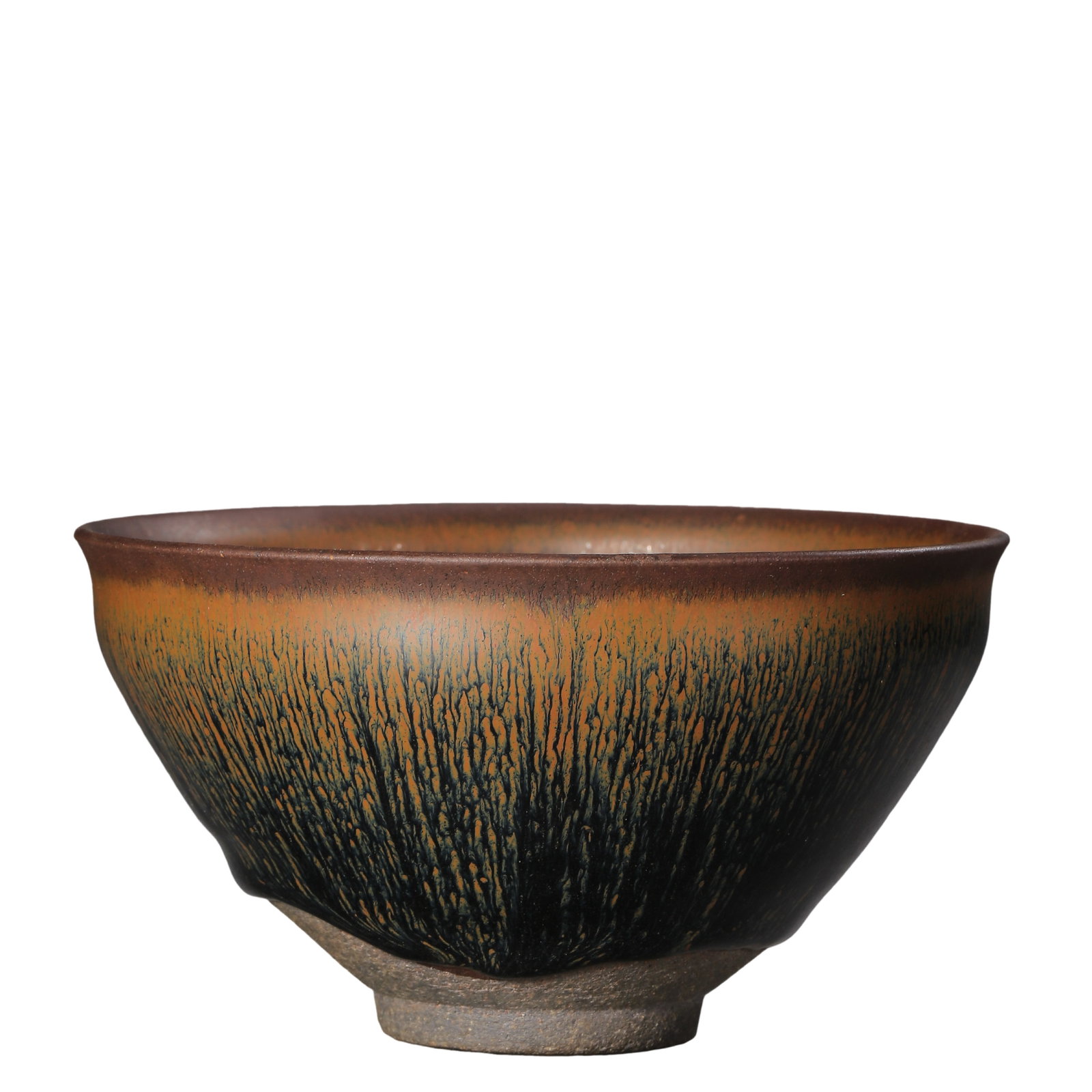 Song Dynasty Jian Kiln Golden Hare?Fur Shukou Tea Bowl, 12th?13th Century Song Black?Glaze Tea: Dimensions: Rim Diameter 12.9cm (5.08in), Height 7.2cm (2.83in), 12th to 13th CenturyCondition & Provenance: The bowl is largely intact, free of penetrating cracks, large chips and later restoration. 