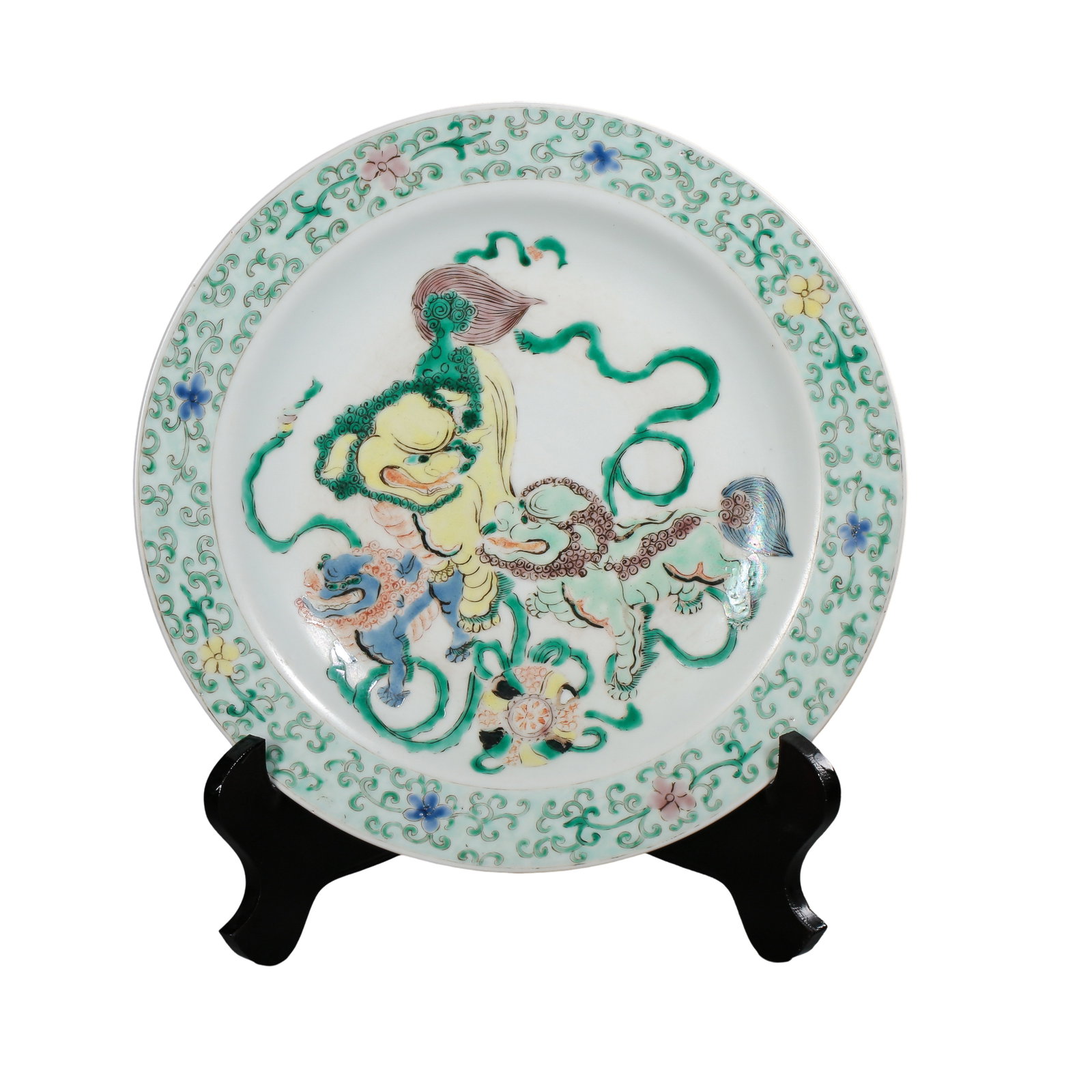 Guangxu Famille Rose Lion Playing Ball Foliate Rim Charger, Late Qing Guangxu Period (1875–1908) (1 of 10)