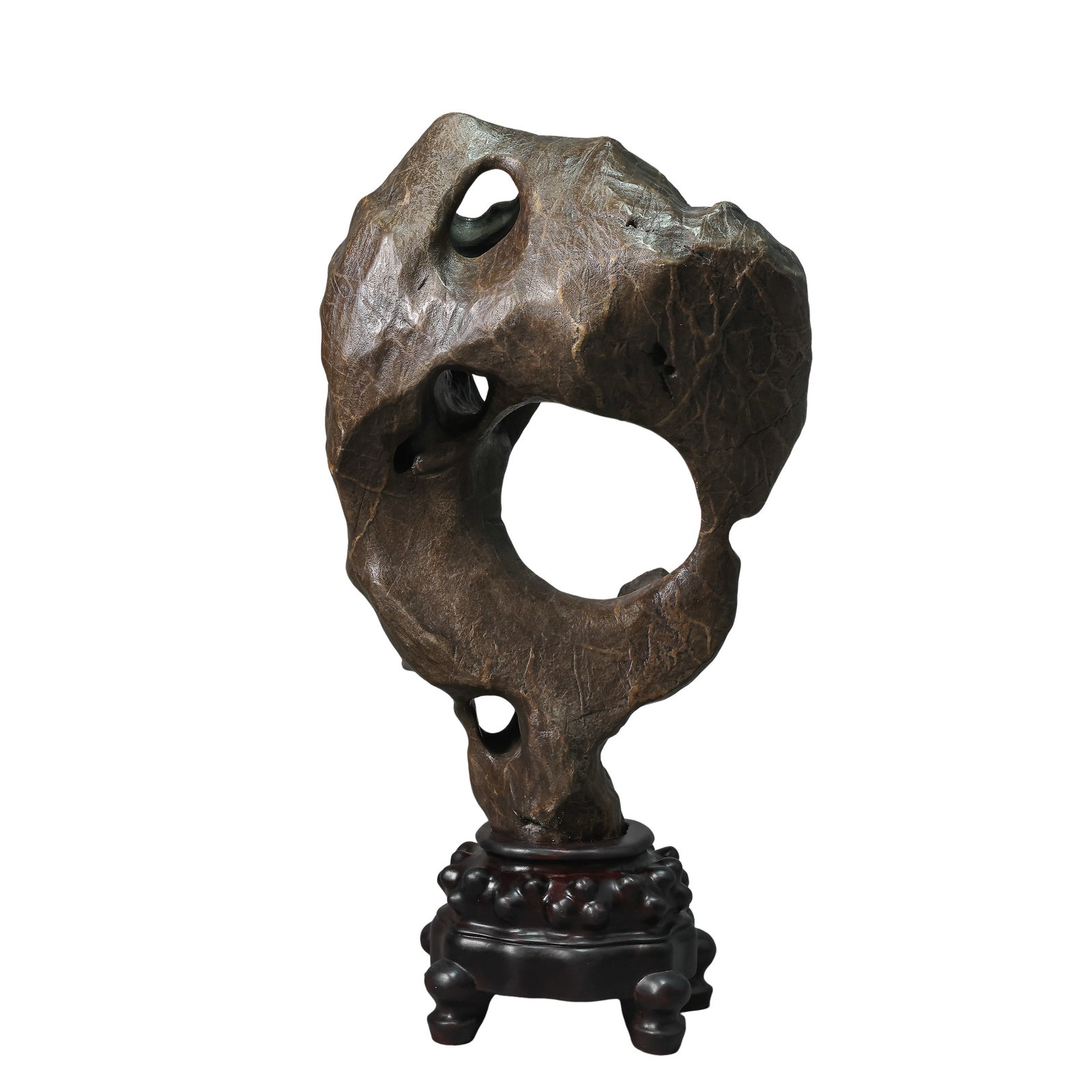 Ming-Qing Taihu Scholar’s Viewing Stone with Circular Hollow Cave: Dimensions: Overall Height 77cm (30.31in), Maximum Width 41cm (16.14in), Ming and Qing DynastyCondition & Provenance: Category: Chinese Scholar’s Rocks & Miscellaneous Art, primary trading market Ne