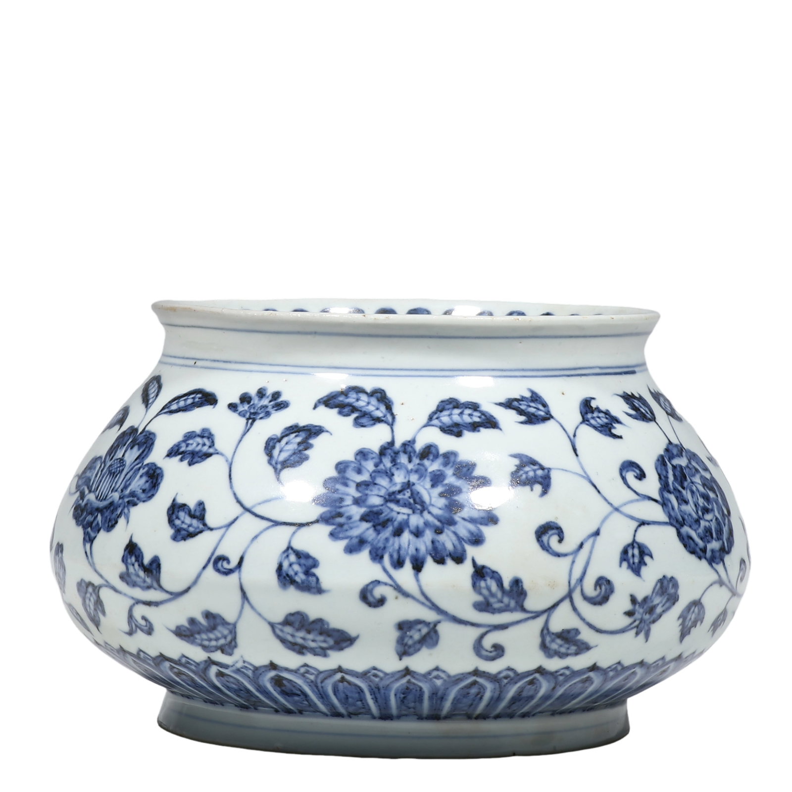 Ming Xuande Blue?and?White Alms?Bowl Washer with Interlocking Seasonal Floral Scrolls (1 of 6)
