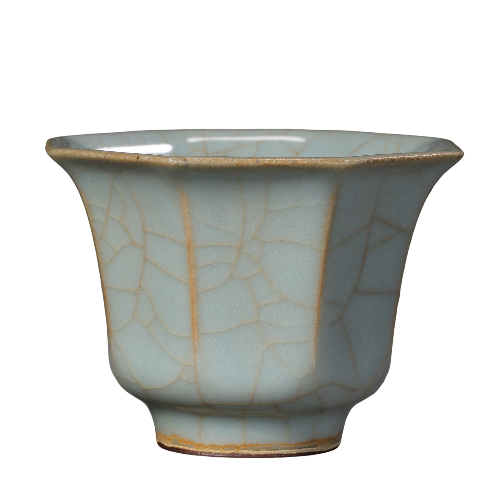 Song Dynasty Guan Kiln Sky?Celadon Octagonal Cup,12th?13th Century: Measurements:Mouth diameter 8.8 centimeters /3.46 inches,Height 6.5 centimeters /2.56 inches,produced 12th?13th Centurycondition & Provenance:The cup is fully intact without cracks,chips or restoratio