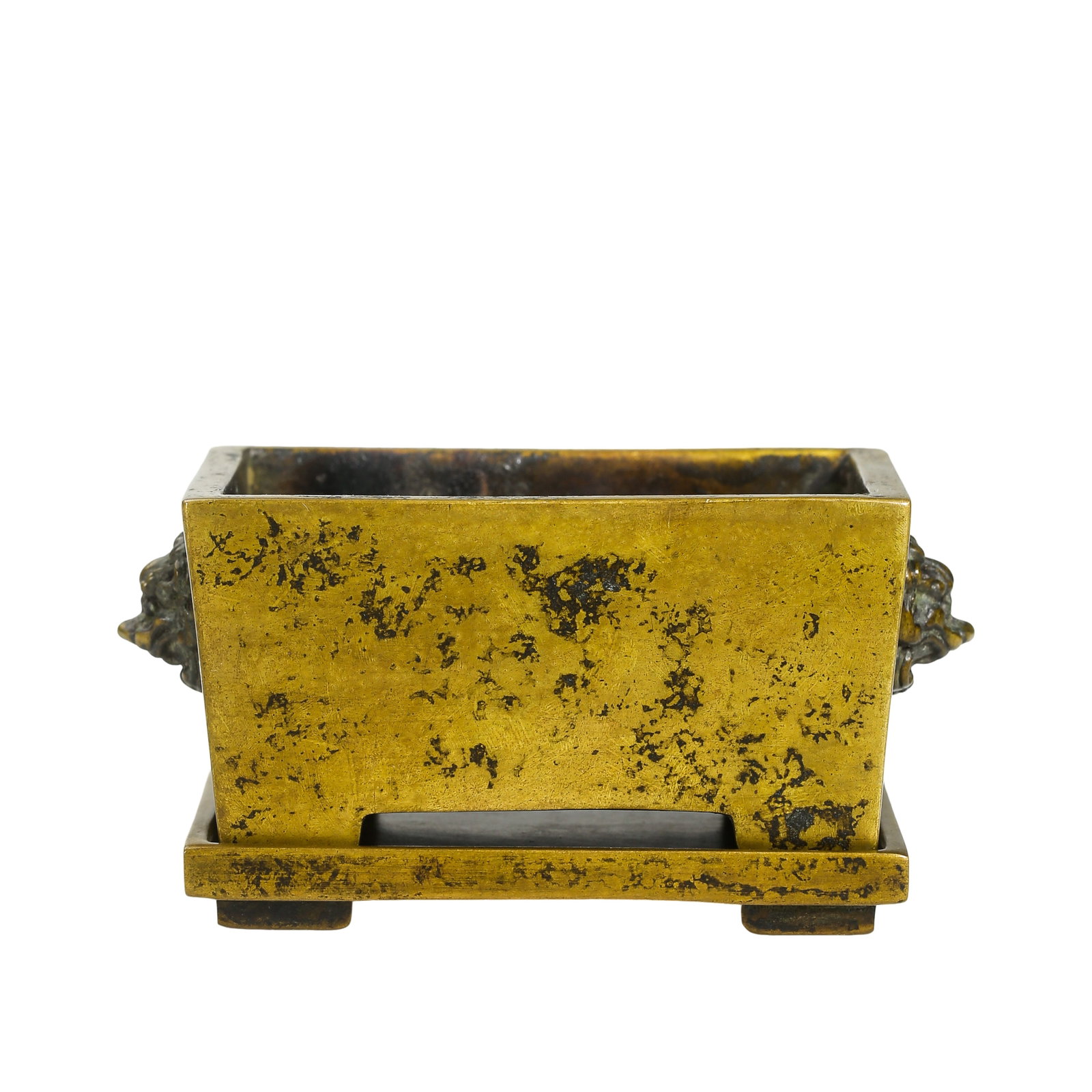 Gilt?Bronze Lion?Handle Rectangular Censer With Original Stand,Qing Dynasty 17th?18th Century: Dimensions:Censer length 9.5 cm (3.74 in),Height 4.5 cm (1.77 in),Weight 611g,17th?18th CenturyCondition & Provenance:Censer and matching original stand survive as one complete set.No cracks,no missin