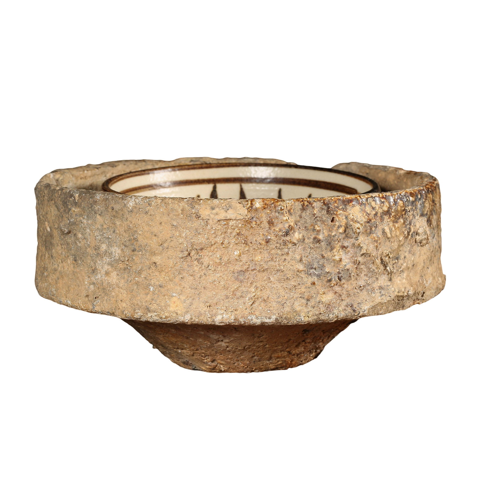 Cizhou?Kiln Painted Lotus Bowl with Original Saggar,Southern Song?Yuan Dynasty,13th?14th: Dimensions:Saggar diameter 15.5 cm (6.10 in),height 7.5 cm (2.95 in),weight 952.6gCondition & Provenance:The ceramic bowl is preserved together with its complete original kiln saggar. The heavy clay s