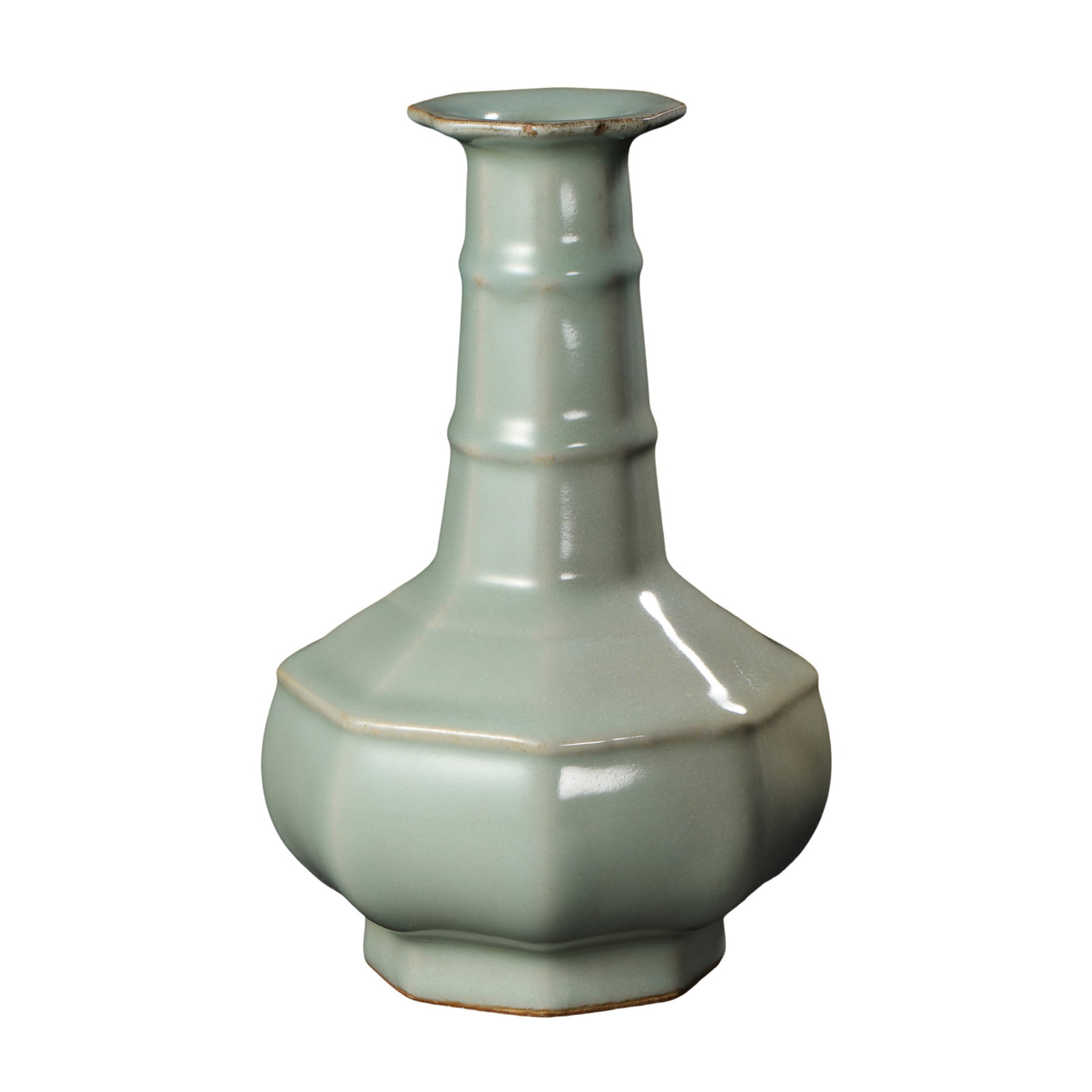 Longquan Celadon Octagonal Bamboo?Shaped Vase,Southern Song?Yuan Dynasty: Dimensions:Height 20.5cm (8?1/16in)Condition & Provenance:Alright,this authentic Southern?Song?Yuan period Longquan celadon octagonal bamboo?shaped vase is free of penetrating cracks and major restora