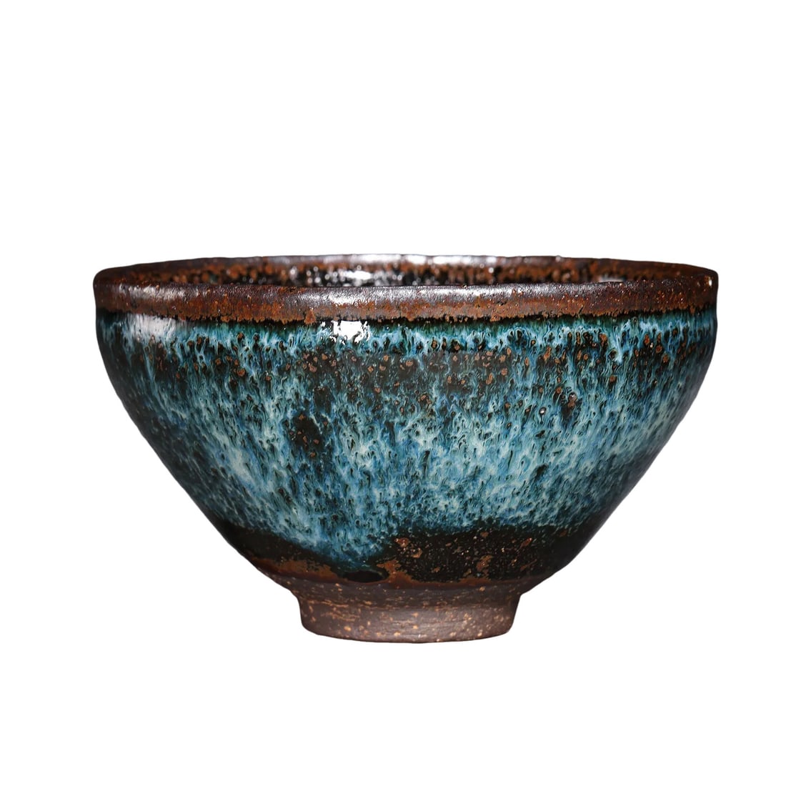 Jian?type “Gong Yu?? Turquoise?Speckled Tea Bowl,Southern Song Dynasty: Dimensions:Height 7.5cm (2?15/16in),Diameter 12.2cm (4?13/16in)Condition & Provenance:Alright,this authentic Southern?Song?dynasty Jian?type turquoise?speckled tea bowl bearing “Gong Yu” carve