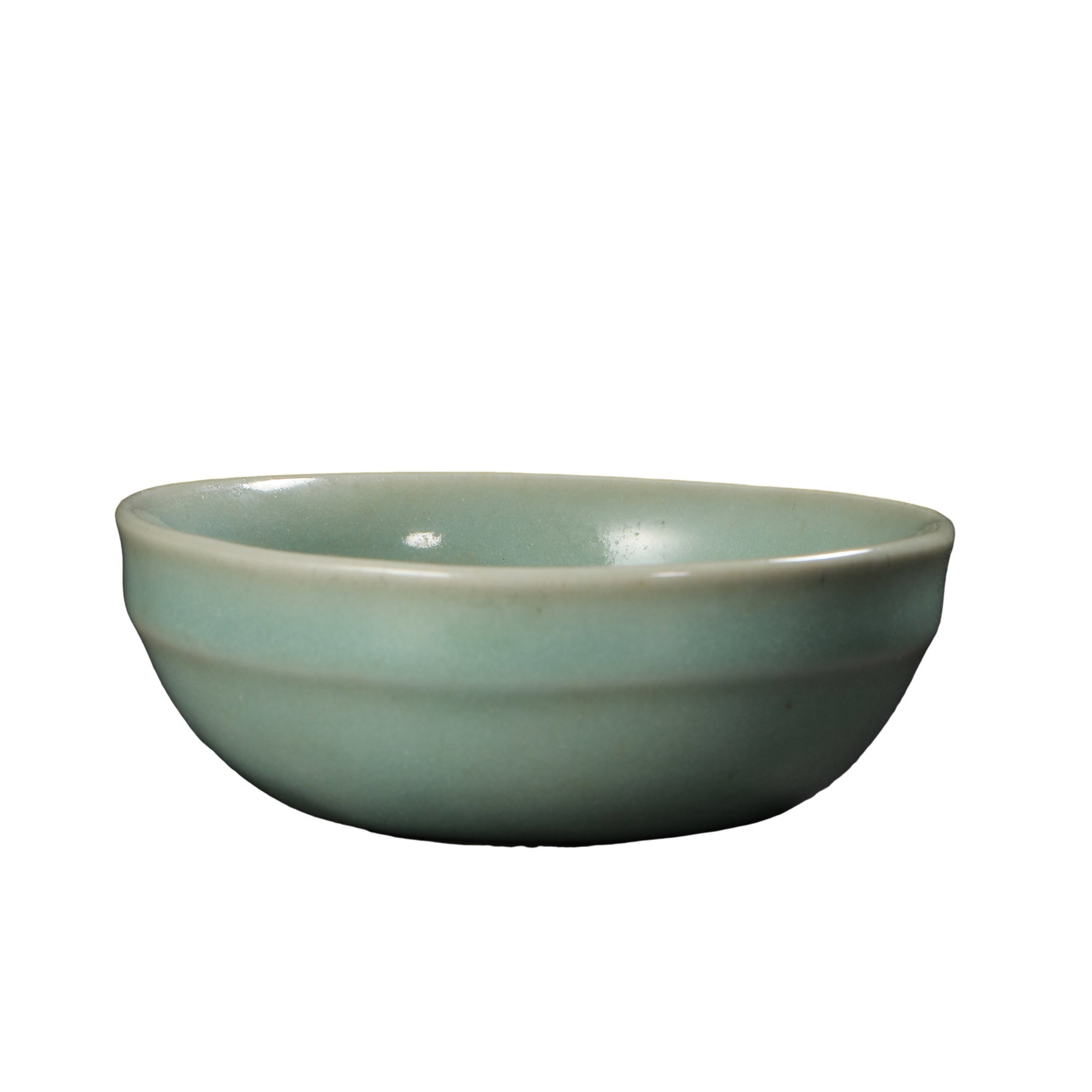 Longquan Celadon Twin?Fish Washer,Southern Song?Yuan Dynasty: Dimensions:Height 3.3cm (1?5/16in),Diameter 9.2cm (3?5/8in)condition & Provenance:Alright,this authentic Southern?Song?Yuan period Longquan celadon twin?fish washer is free of penetrating cracks and m