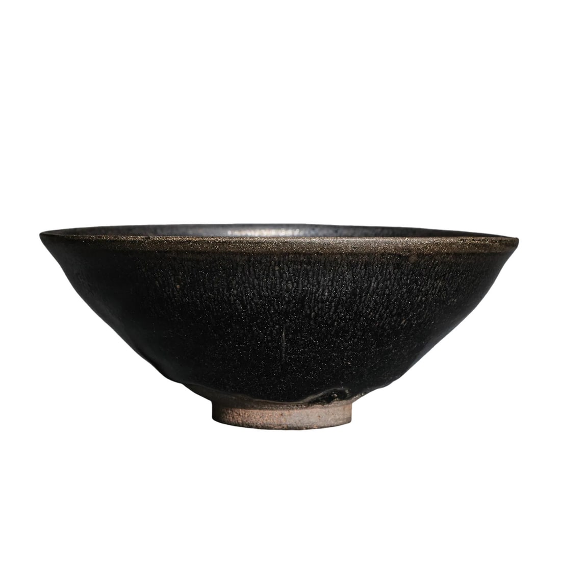 Jian?Ware Silver?Hare’s?Fur Tea Bowl,Southern Song Dynasty: Dimensions:Height 5.1cm (2?1/8in),Diameter 13cm (5?1/8in)Condition & Provenance:Alright,let’s closely examine this authentic Southern Song Jian?ware silver hare’s?fur tea bowl.This iconic Song?dyn
