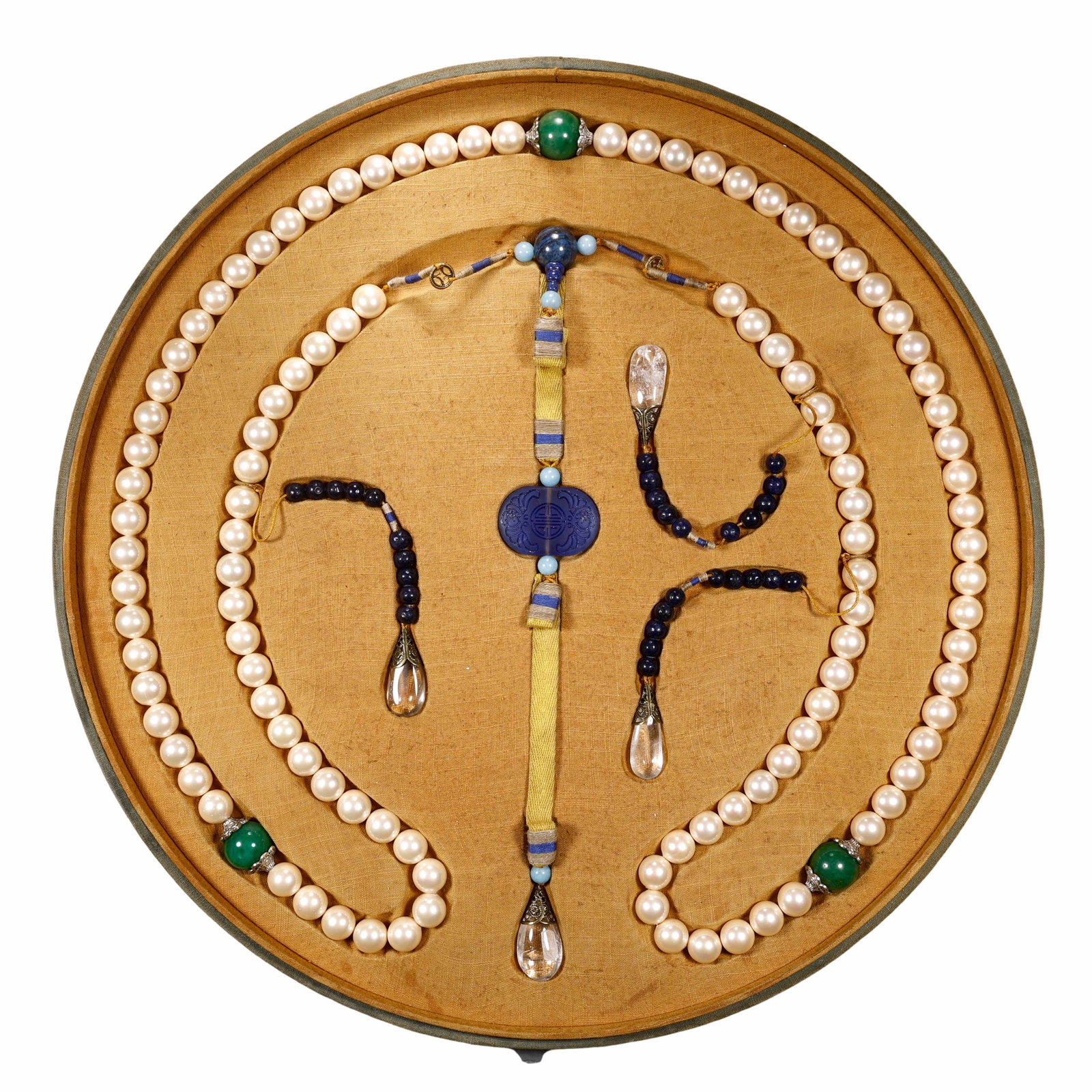 Pearl court beads from the Qing Dynasty in China: Diam. 1.4 cm.