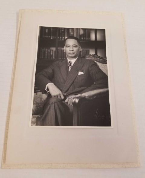 Autographed Photo of Manuel Roxas (1 of 4)