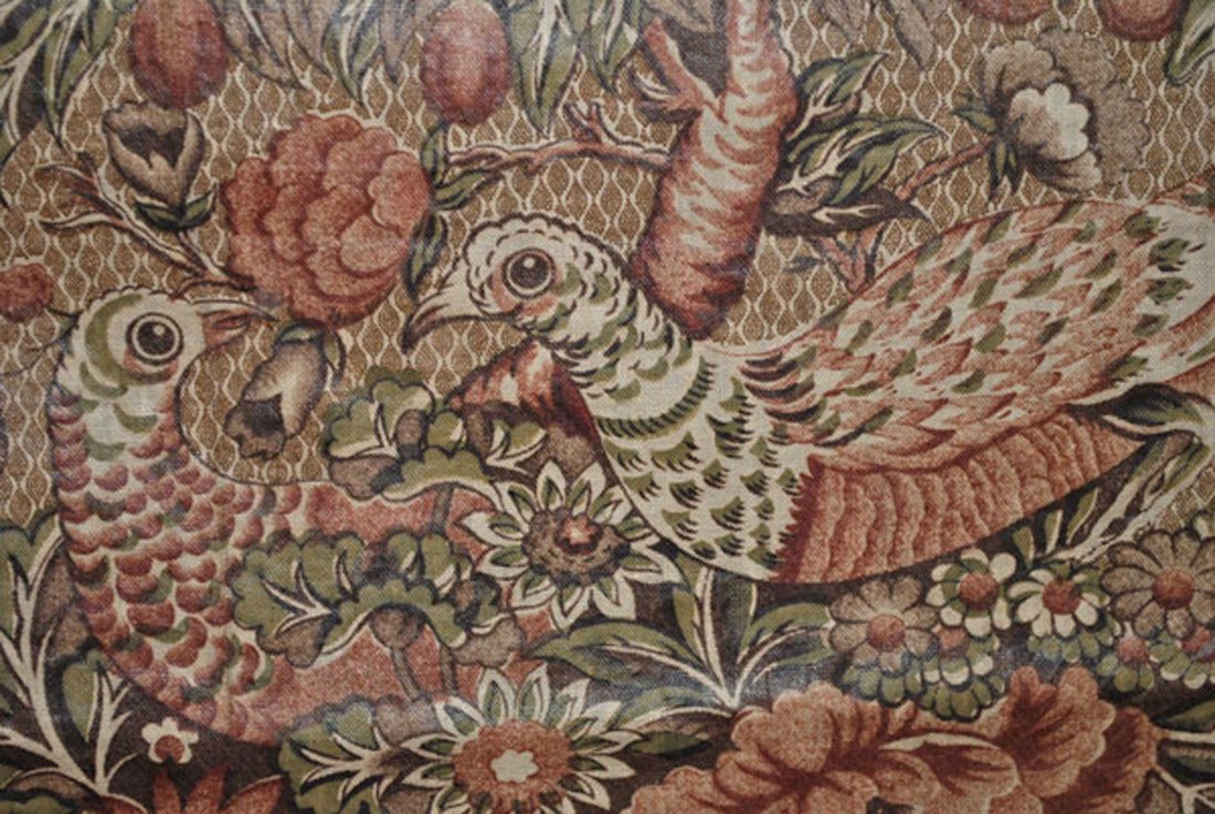 1810 - 1825 CHINTZ BEDCOVER, PHEASANT PRINT COUNTERPANE: 1810 - 1825 CHINTZ BEDCOVER, PHEASANT PRINT COUNTERPANE FOR POSTER BED This beautiful single layer chintz counterpane bird print chintz bedcover has no backing, and is made for a poster bed with two c