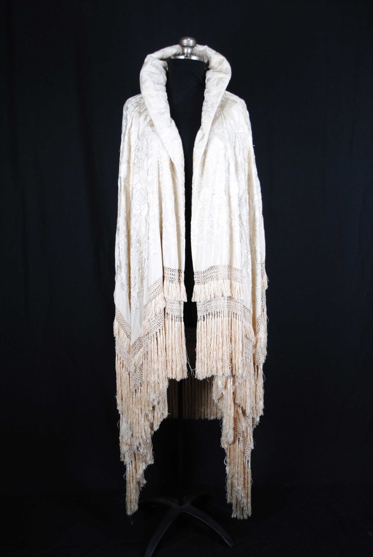 MANTON DE MANILA CAPE, 1920-1930s (1 of 19)