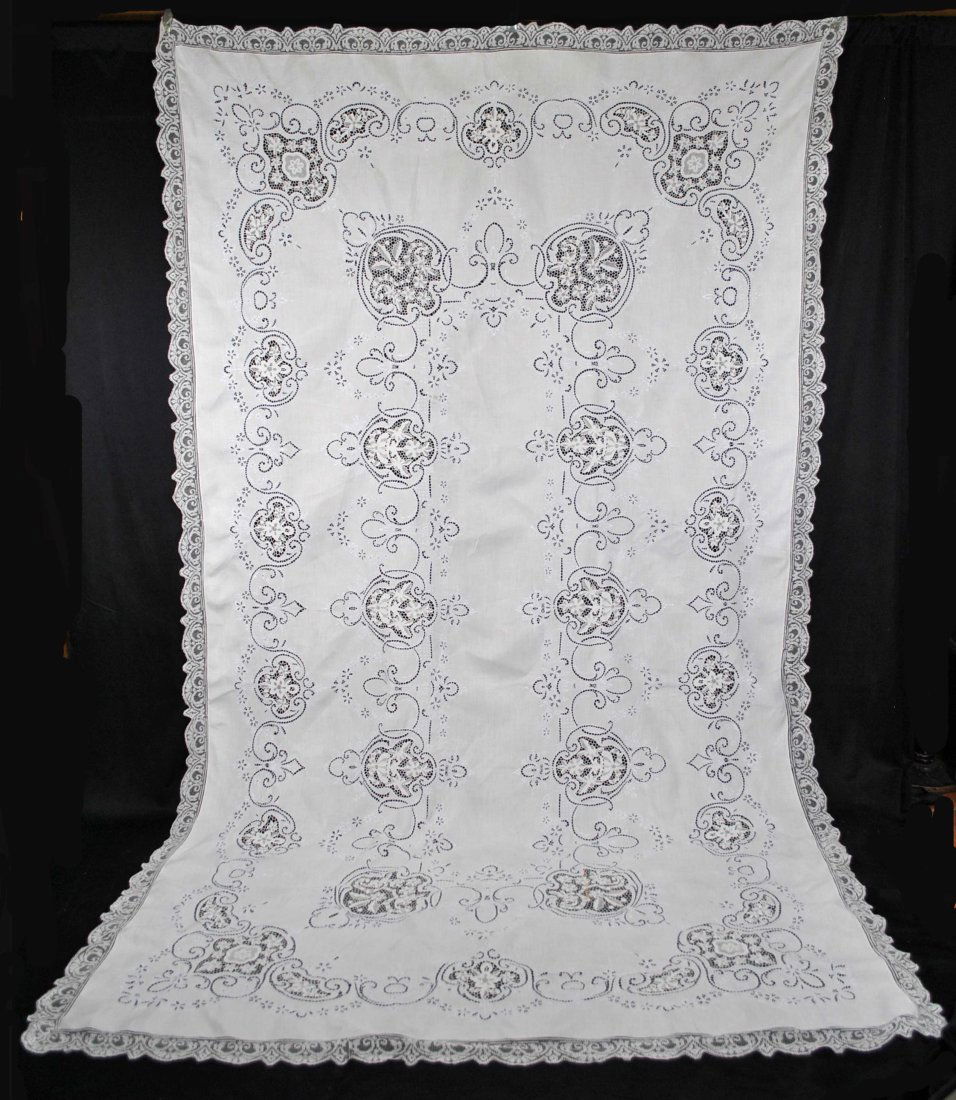 ITALIAN EMBROIDERED LINEN TABLECLOTH, POINT DE VENISE LACE INSERTS WITH 10 NAPKINS, 123" x 72": ITALIAN EMBROIDERED LINEN TABLECLOTH, POINT DE VENISE LACE INSERTS WITH 10 NAPKINS,123" x 72" A most beautiful Italian antique estate white linen tablecloth skillfully done with blue hand embroidered
