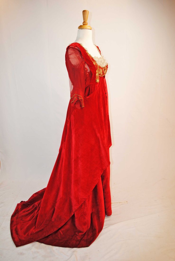 EDWARDIAN RED VELVET TRAINED RECEPTION GOWN, 1912 (1 of 15)