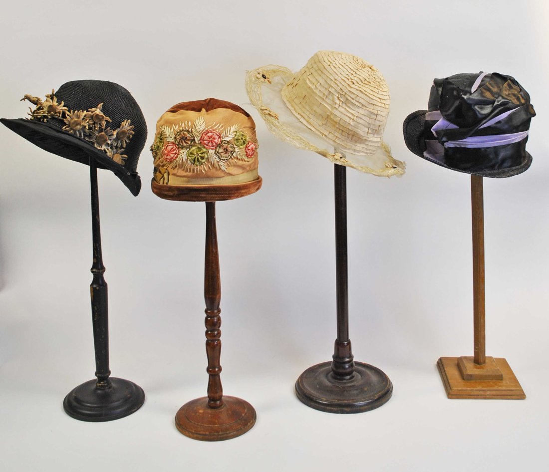 LADIES CLOCHE AND BRIMMED HATS, 1920, LOT OF 4 (1 of 18)