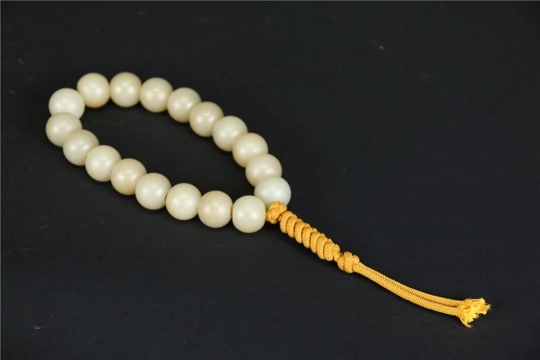 QING QIANLONG HETIAN JADE HAND BEADS (1 of 9)