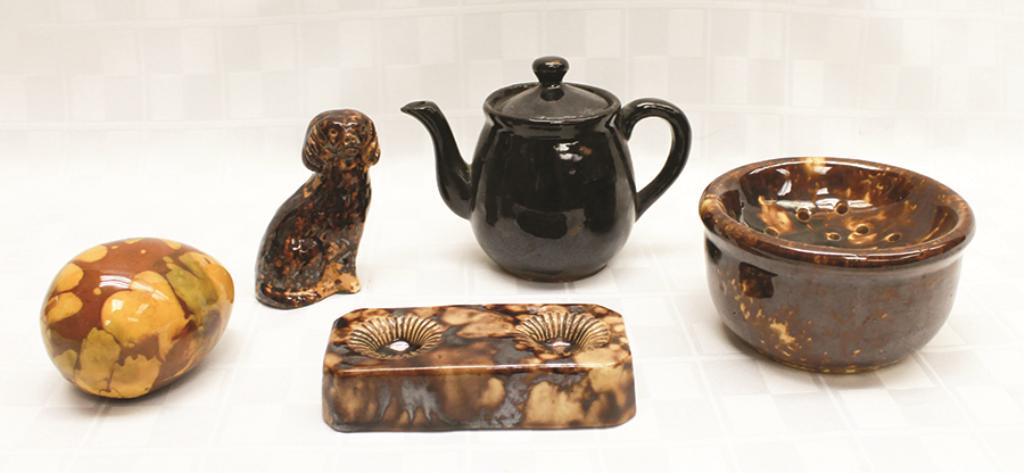 Five Piece Bennington Lot All Items range from 1" to 4": All Items range from 1" to 4" H and 2" to 4.5" W Condition: All good