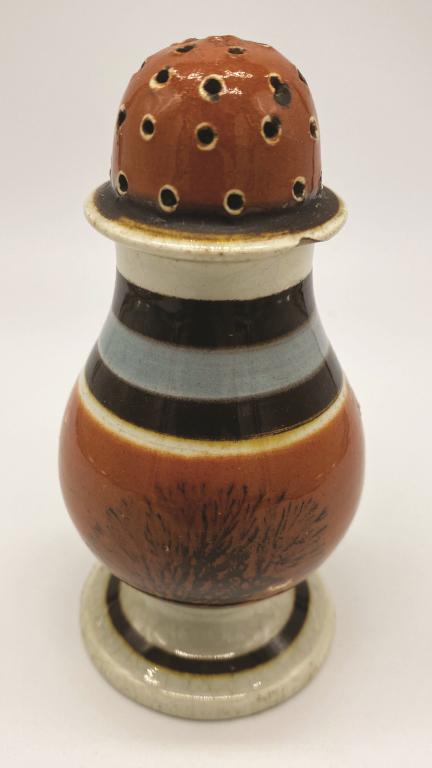 Mochaware Seaweed Pepper Pot 4.25" H Condition: Minor: Condition: Minor flake to rim