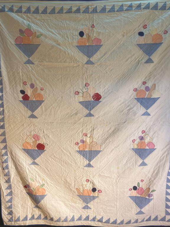 Lovely Applique Flower Basket Quilt Quilts features 12 (1 of 1)