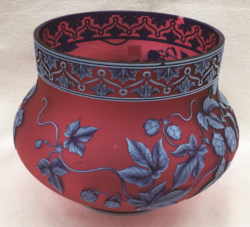 Art Glass Bowl RETHILERS signed, Thomas Webb, NY 8.5": 8.5" Dia. x 7" H Conditon: Good with three chips