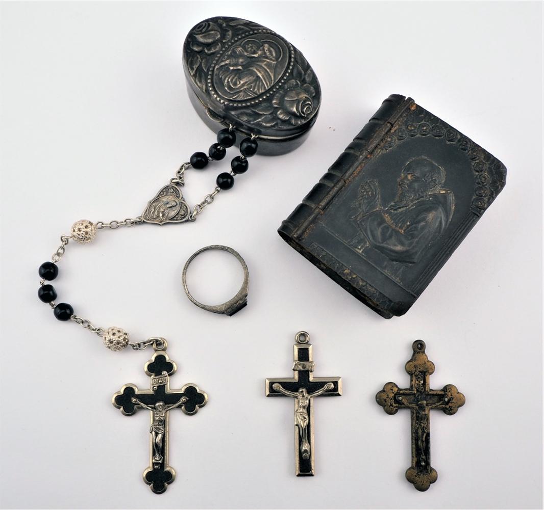 Convolute sacral objects, around 1900 (1 of 4)