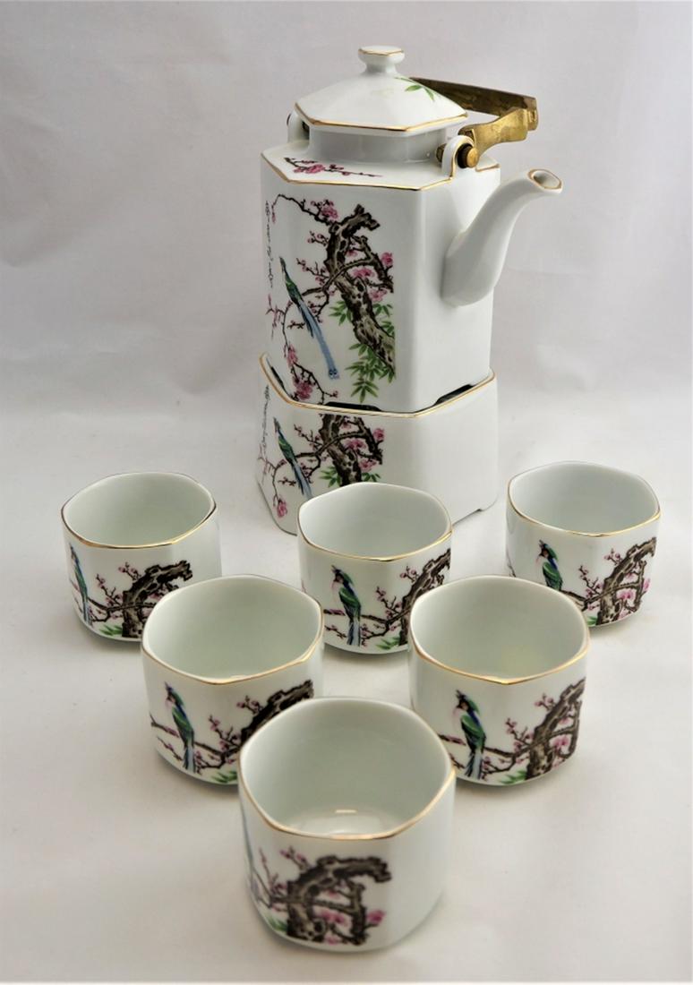 Tea service, porcelain (1 of 1)