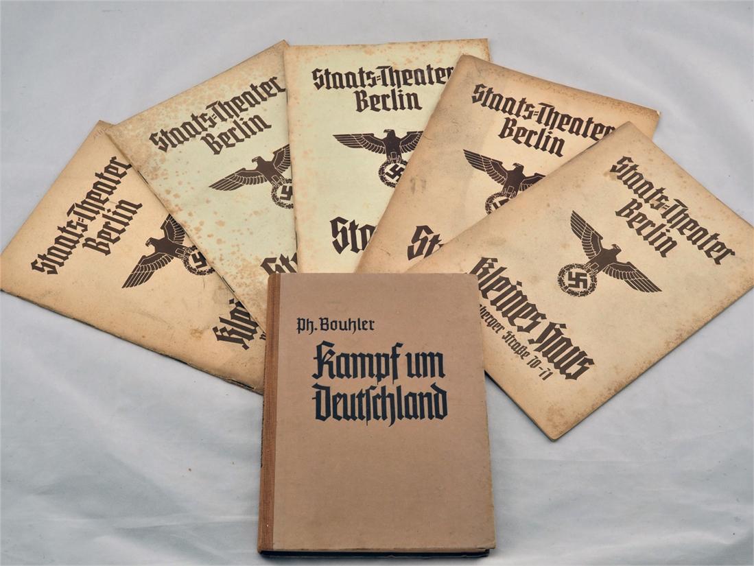 Magazines Staatstheater Berlin, 1939, 4 pieces: Magazines Staatstheater Berlin, 1939, 4 piecesSigns of age, otherwise good. H. 24 cm, W. 17,5 cm. As addition "Kampf um Deutschland" by Ph. Bouhler.Hefte Staatstheater Berlin, 1939, 4 StÃ¼ckAlterssp