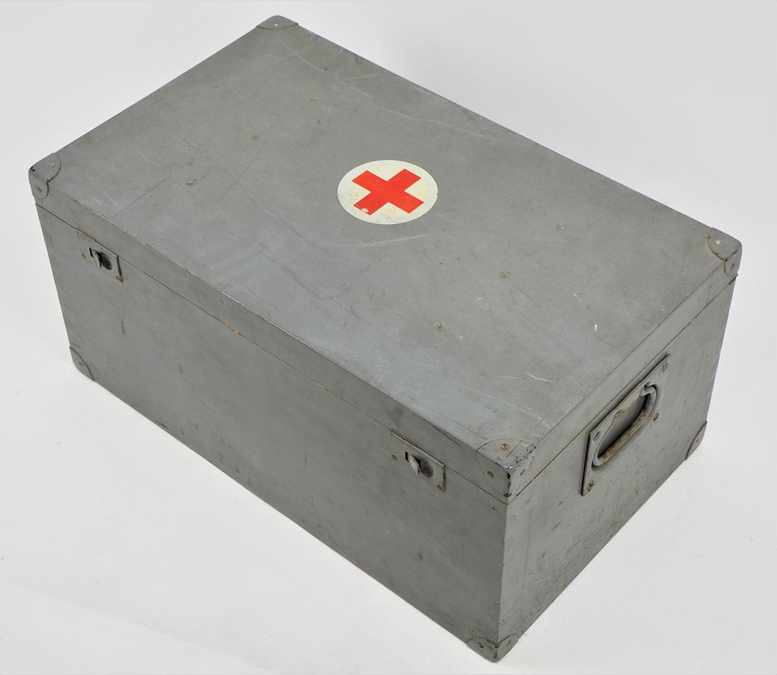 German Red Cross (DRK) - Large first aid kit with: German Red Cross (DRK) - Large first aid kit with contents, 40/50sTwo-row gray wooden box with bandages and medical utensils as contents, in use by rescue services. Numerous gauze bandages, compresses