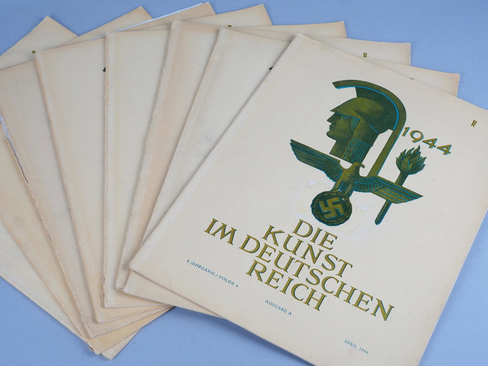 DIE KUNST IM DEUTSCHEN REICH 1943-1944, literature, 8 pcs.: "DIE KUNST IM DEUTSCHEN REICH" 1943-1944, literature, 8 pcs.Sept. - Dec. 1943; Jan. - Apr. 1944. Zentralverlag der NSDAP, Franz Eher Nachf., Munich. Large illustrated booklets with Art from Nazi perio