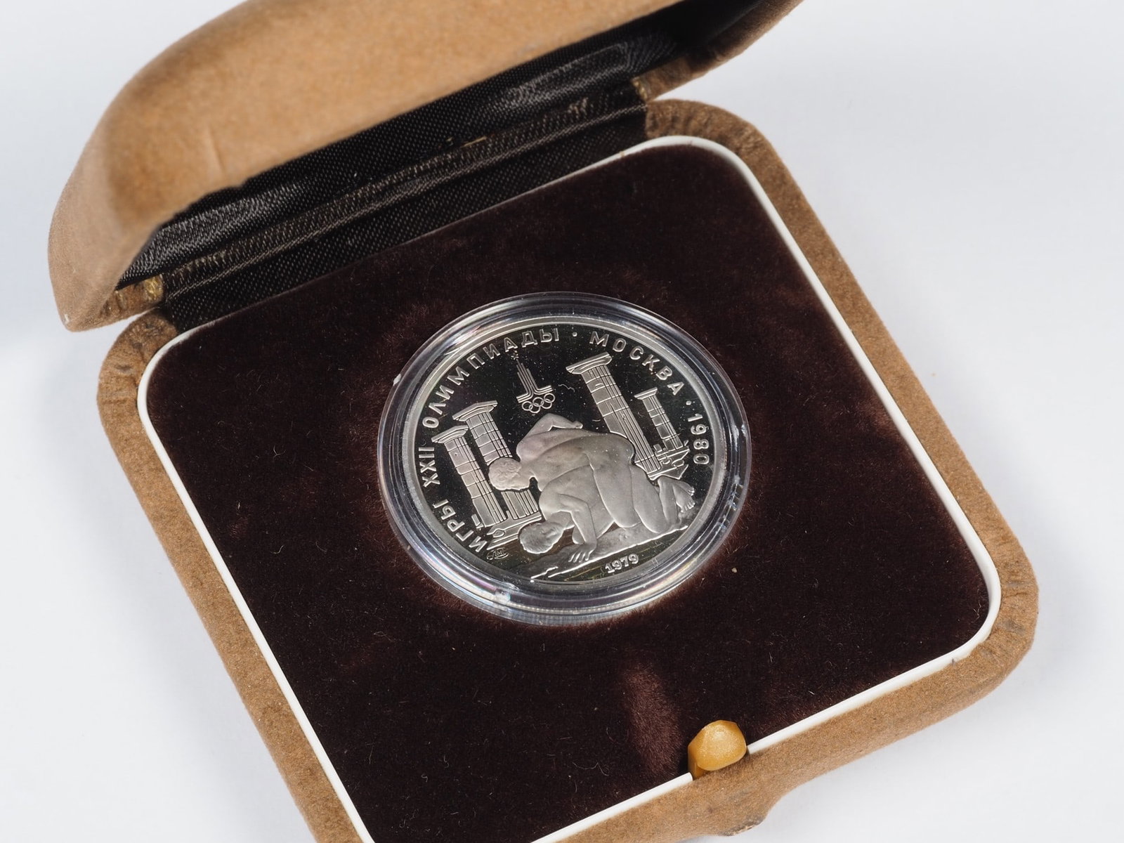 USSR 150 rouble platinum coin (1/2oz pt), Moscow Olympics 1979, Ancient sports wrestling: USSR 150 rouble platinum coin (1/2oz pt), Moscow Olympics 1979, Ancient sports wrestlingSoviet 150 ruble platinum coin on the occasion of the 1980 Summer Olympics in Moscow. 1/2 oz pure platinum (weig