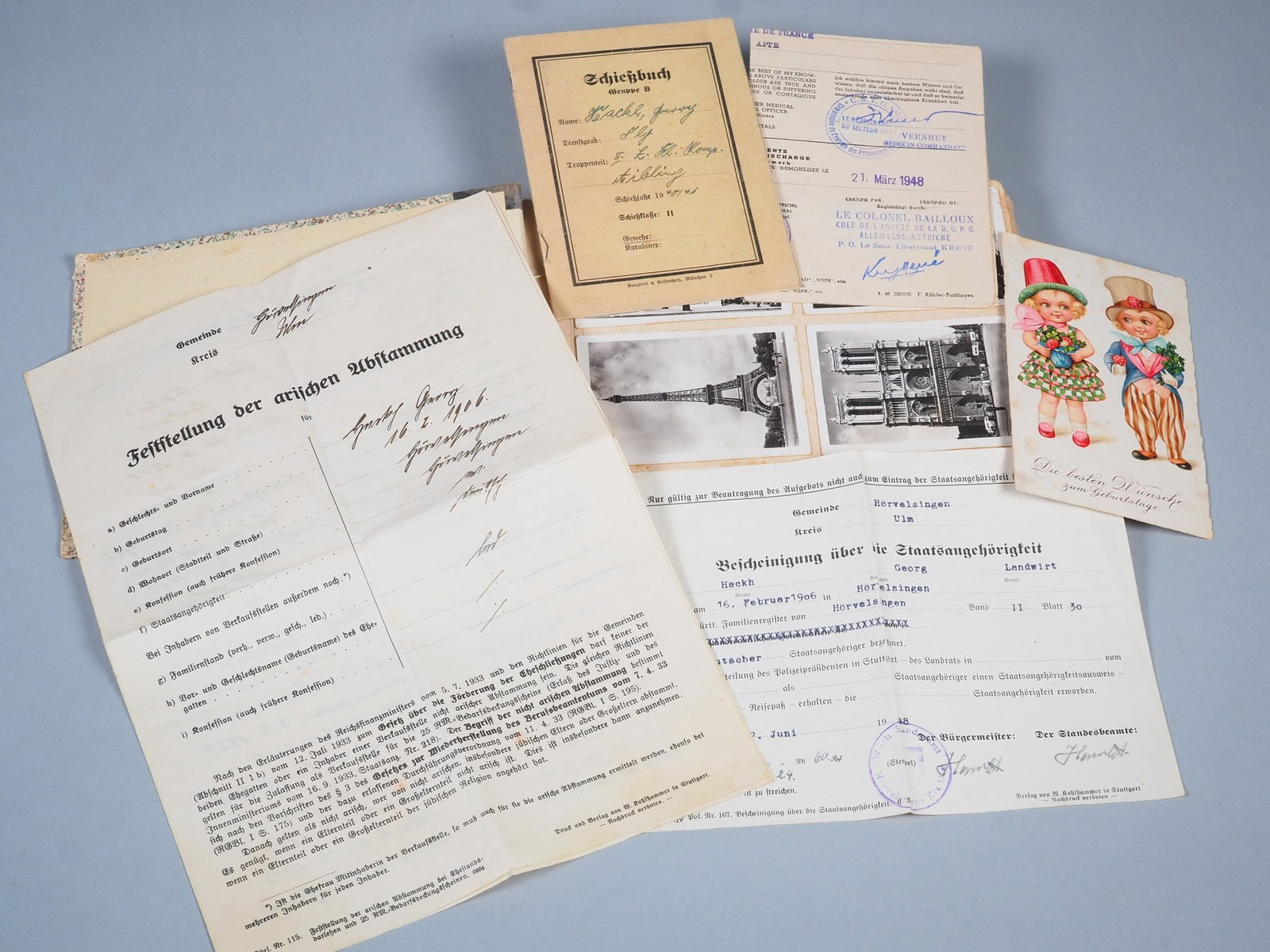 Photo album WK2 Luftwaffe Bad Aibling Echterdingen Fürstenfeldbruck Paris Taranto / Italy: Photo album WK2 Luftwaffe Bad Aibling Echterdingen Fürstenfeldbruck Paris Taranto / ItalyApprox. 80 pictures, good condition, various motifs, training, transport, parade, air bases, private, also