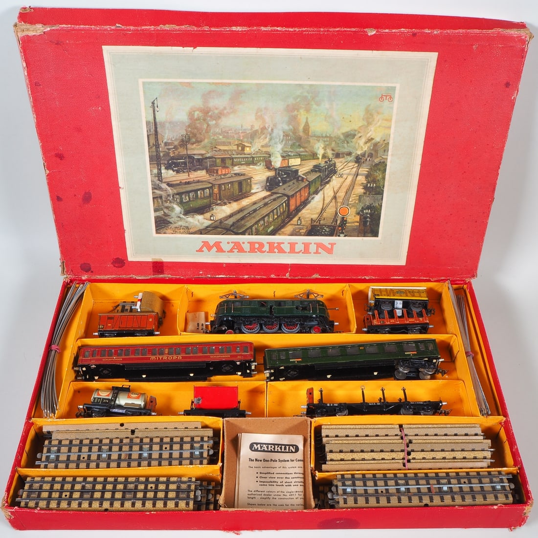 Märklin Table Railroad Set, 00/H0, with early electric locomotive HS 800 from 1938: Märklin Table Railroad Set, 00/H0, with early electric locomotive HS 800 from 1938 Set includes: early electric locomotive, cast iron body, open brush chamber, manual changeover switch on the rear of