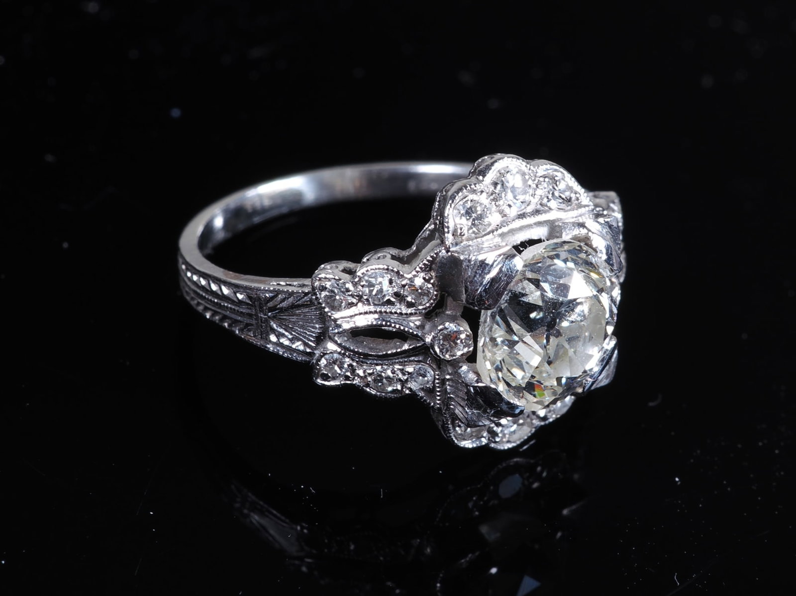 1.92ct Old-cut Diamond Ring, Platinum, antique style (1 of 6)