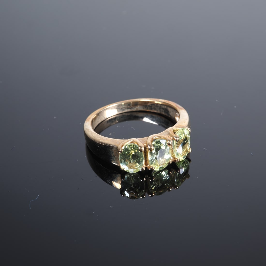 Brazilian Chrysoberyl Gold Ring: Brazilian Chrysoberyl Gold Ring9ct yellow gold, ring head set with 3 oval-cut chrysoberyls from Brazil, approx. 1.9ct, virtually new and unworn, inner diameter 17mm, ring size 53/54. Total weight 3.43