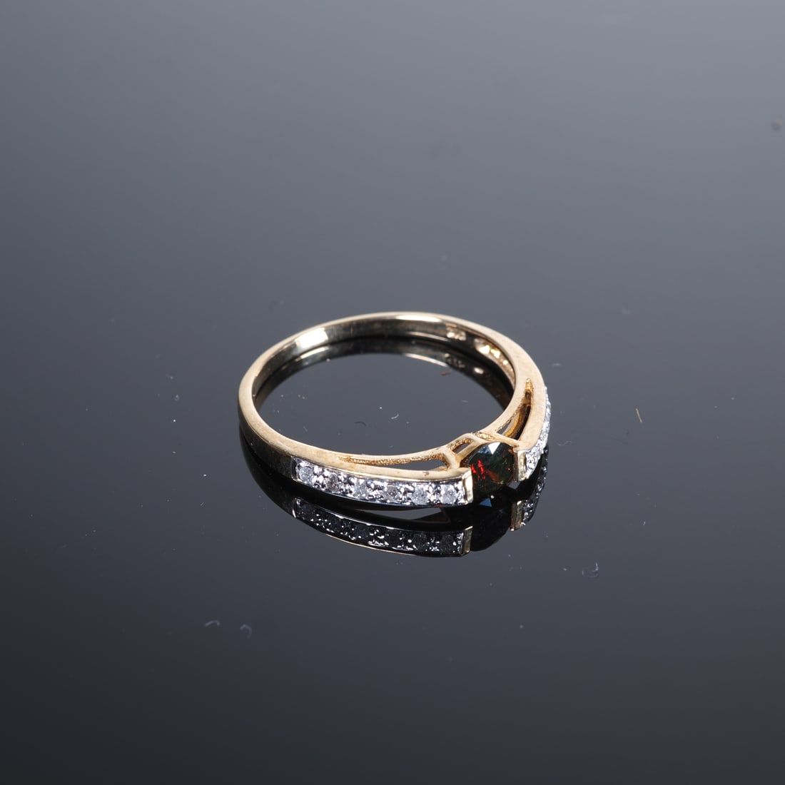Red Cognac Diamond Brilliant-Cut Gold Ring (1 of 1)