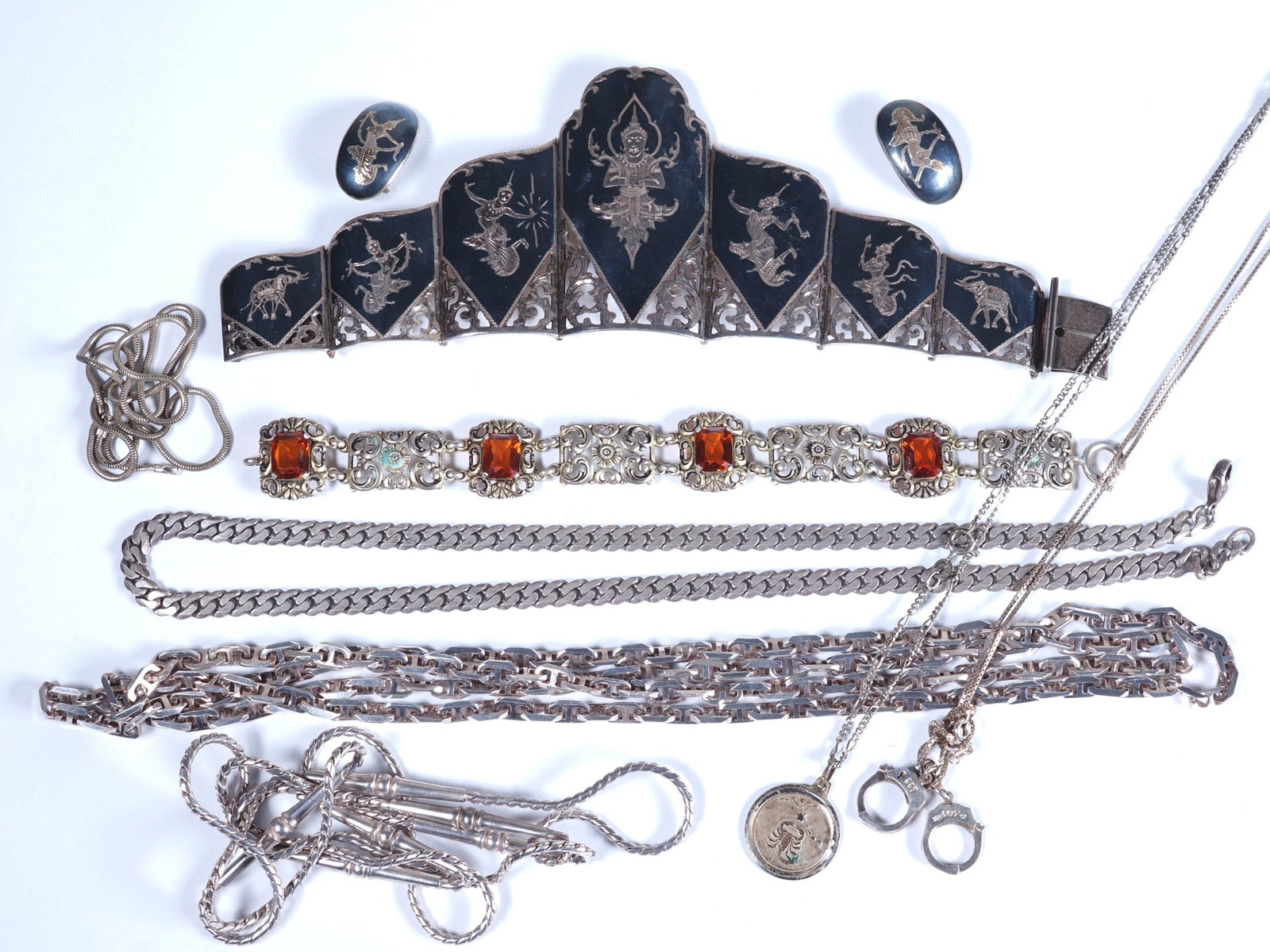 Assortment of 925 sterling silver jewellery: (1 of 1)