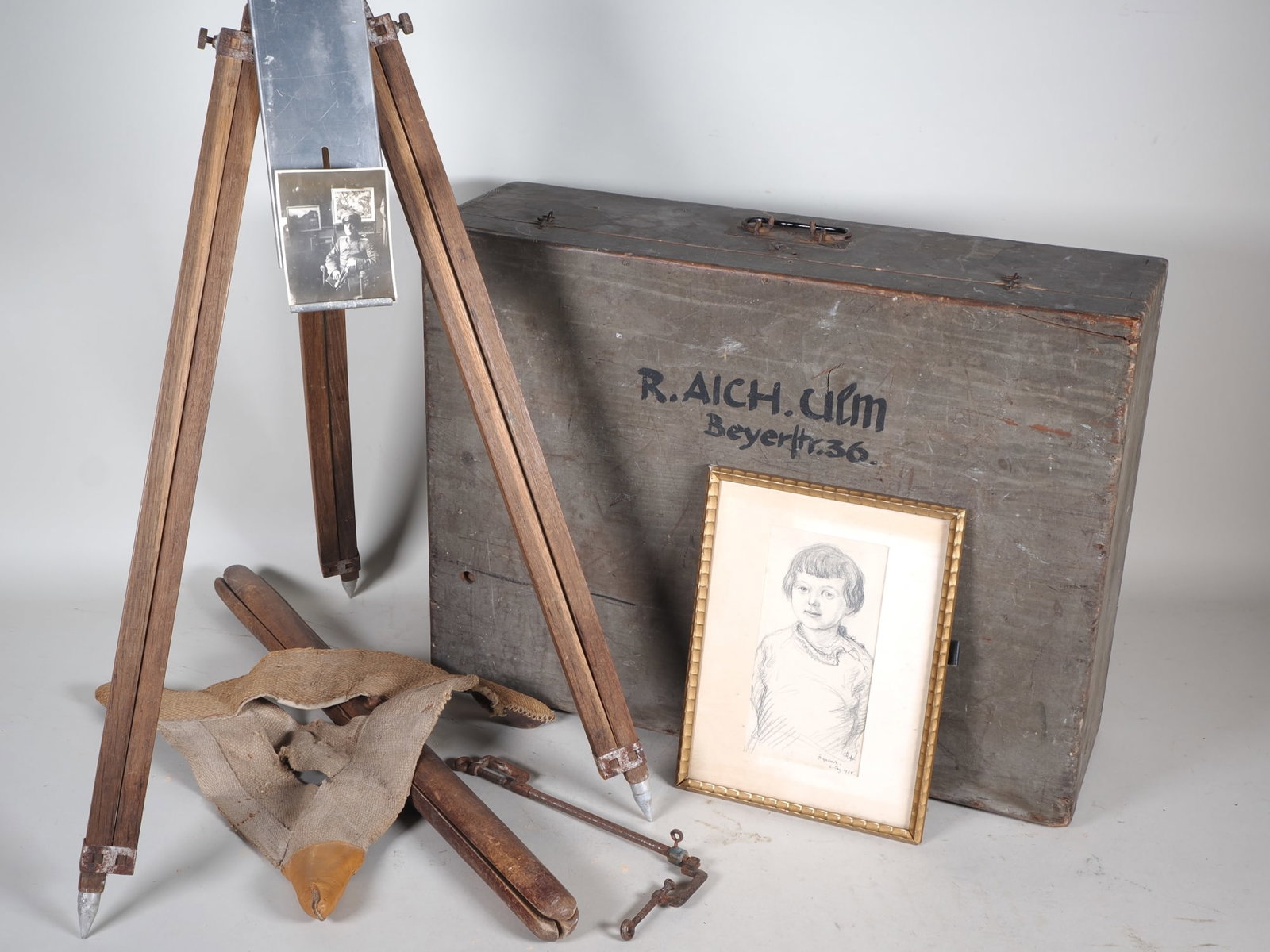 Richard Aich artist's estate with easel, drawings, photographs and personal letters (1 of 11)