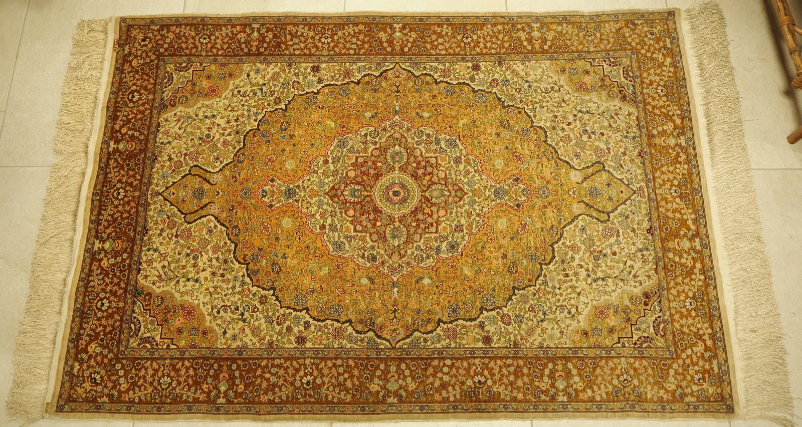 Hereke silk carpet, signed, 101 x 147 cm (1 of 8)
