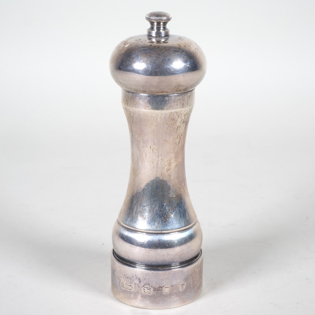 Large sterling silver pepper mill, David R. Mills, London 1984 (1 of 3)