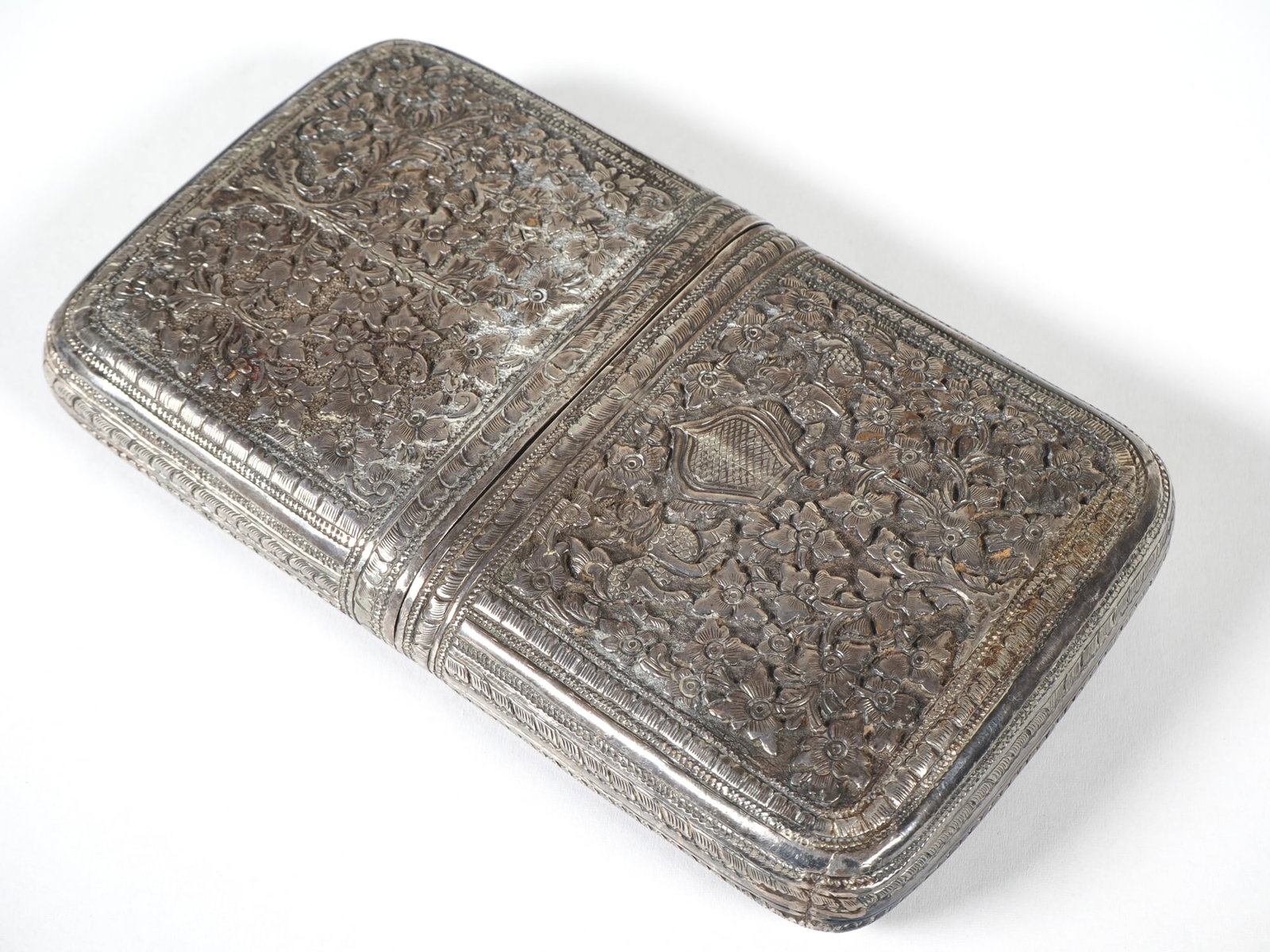 Delicate silver cigar case, circa 1900 (1 of 2)